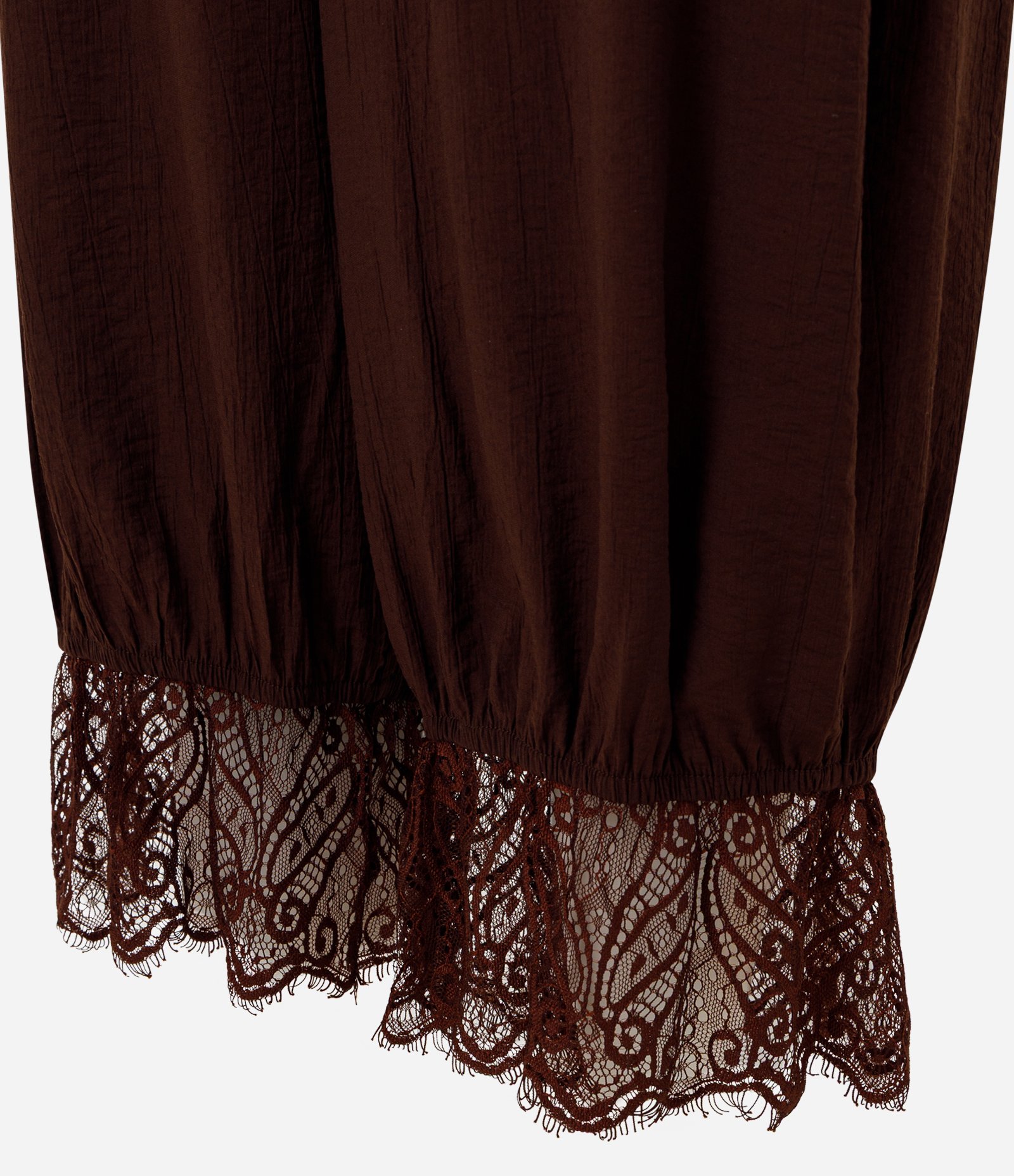 Calça Bloomer em Viscose Crinkle com Barra Rendada Marrom 6