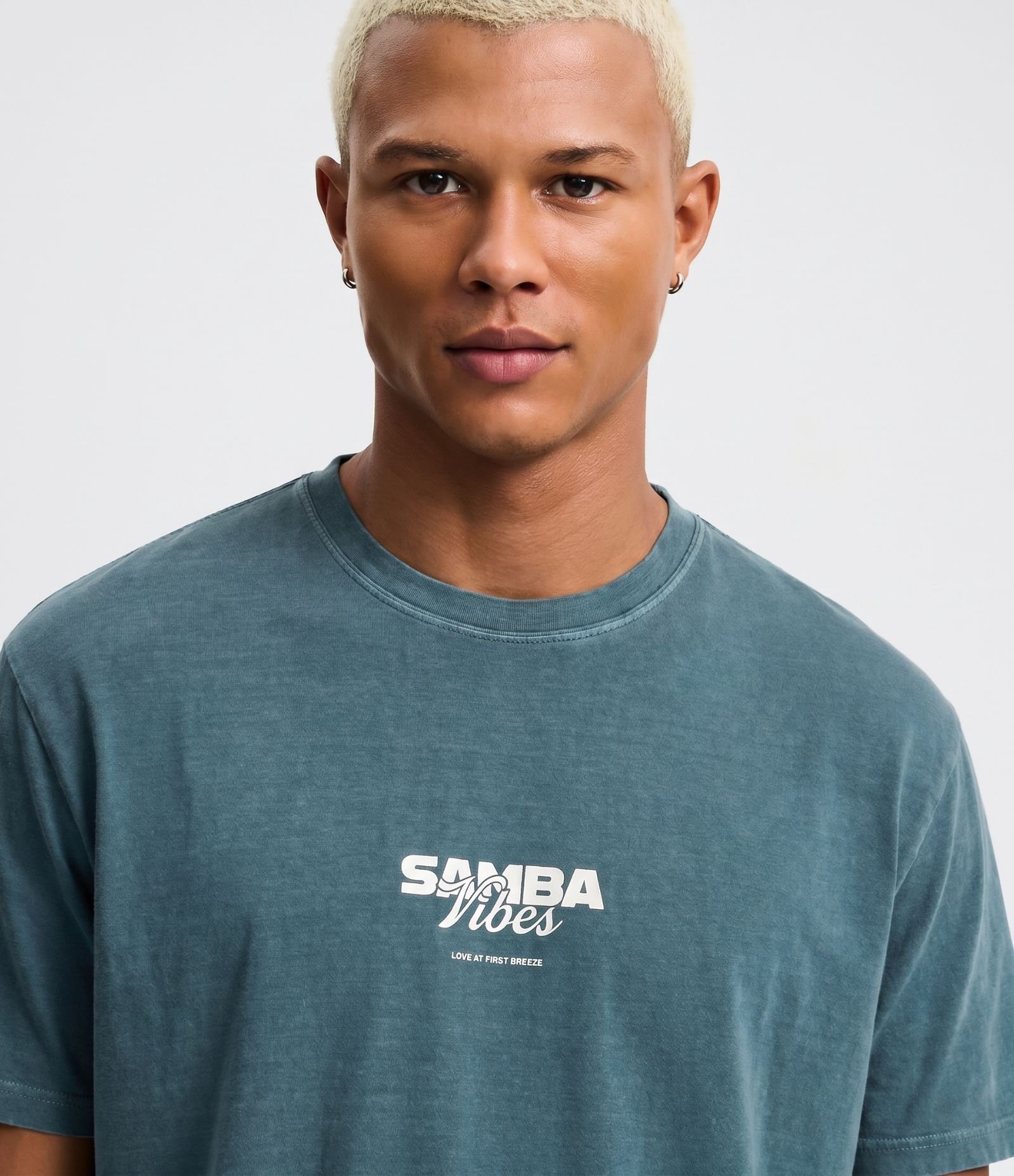 Camiseta Comfort em Algodão Estonada com Estampa Samba Vibes Verde 1