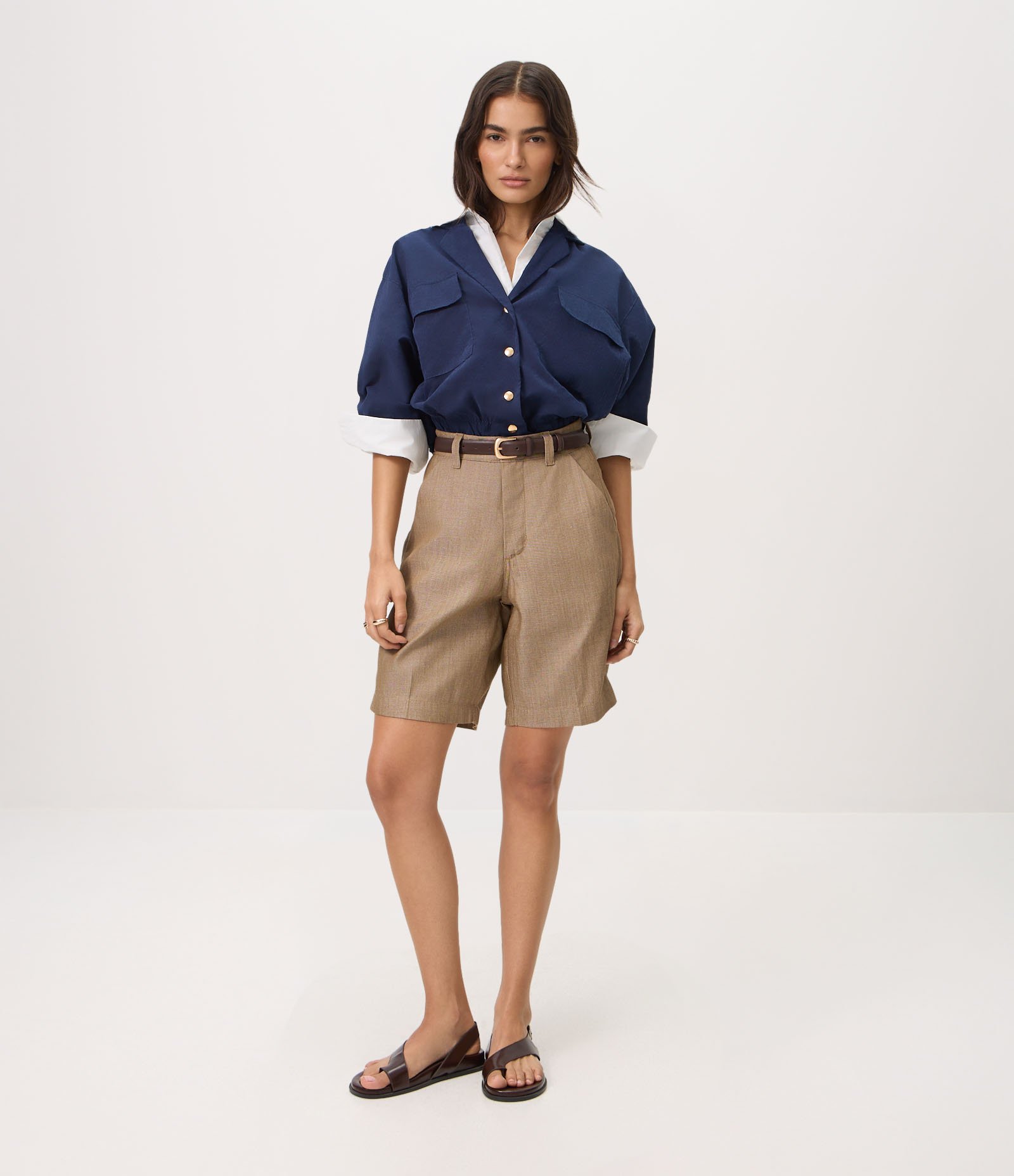 Short Midi em Jeans Alfaiatado com Fecho de Gancho Bege 1