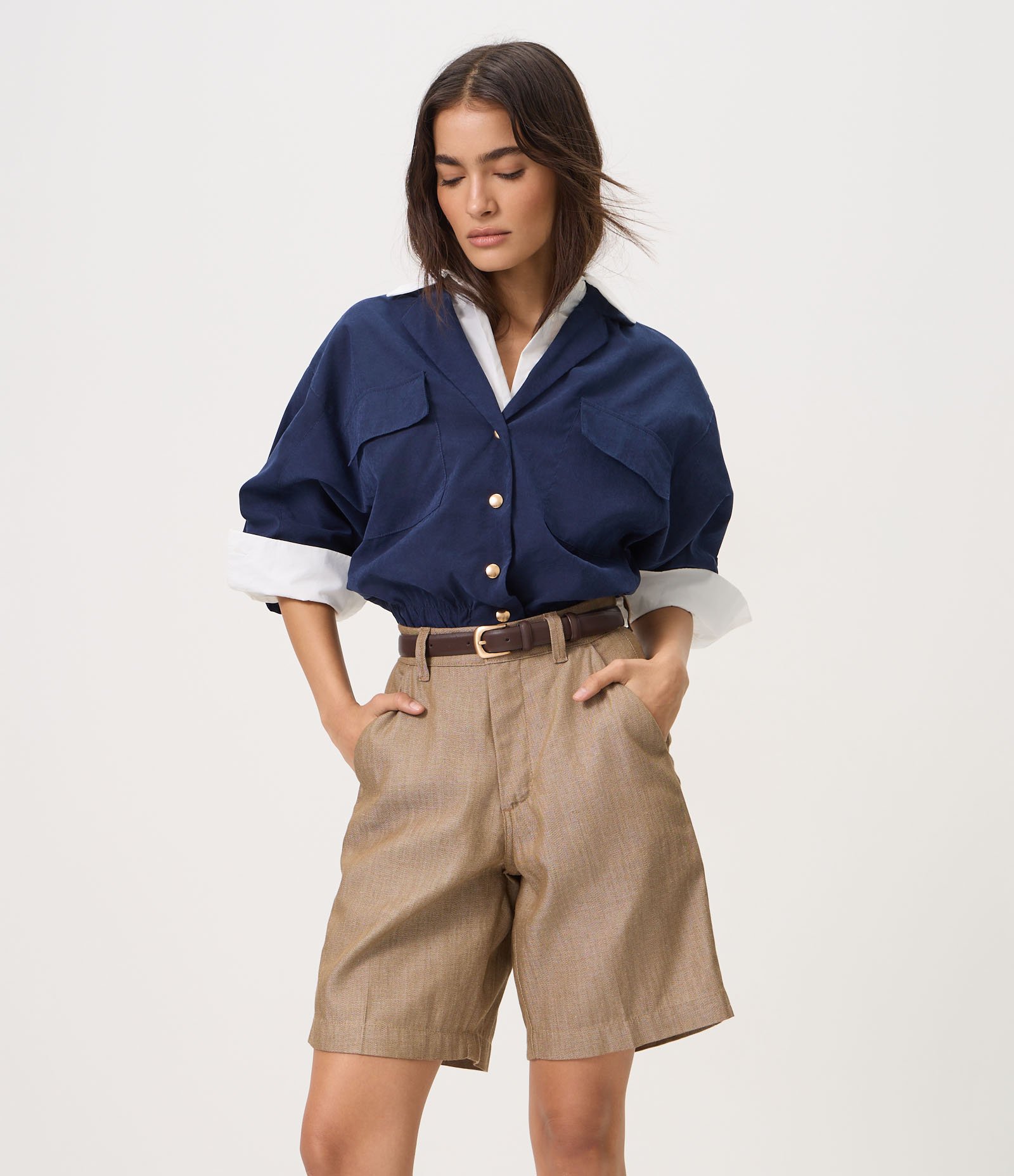 Short Midi em Jeans Alfaiatado com Fecho de Gancho Bege 2