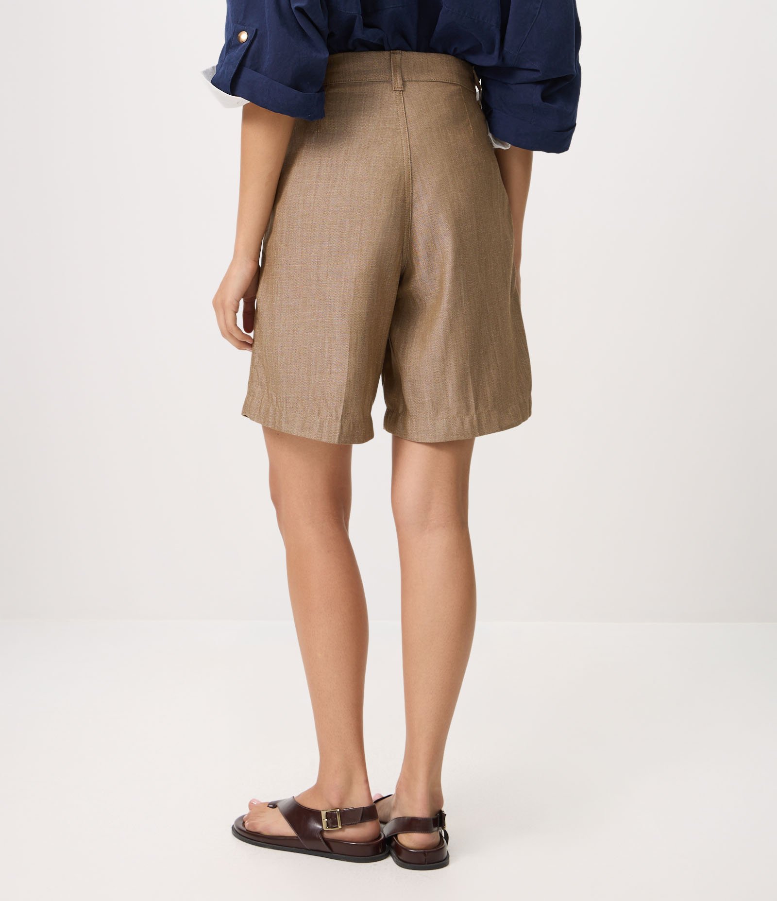 Short Midi em Jeans Alfaiatado com Fecho de Gancho Bege 5