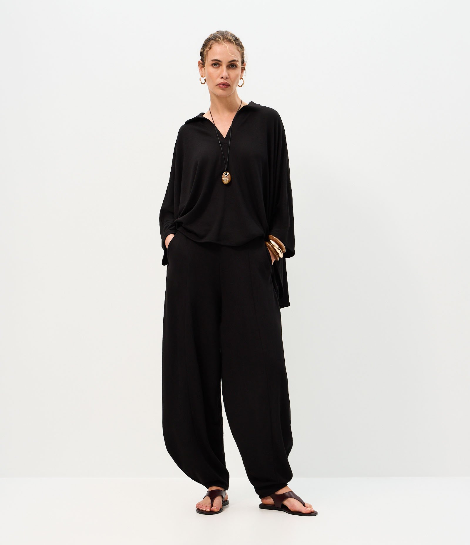 Calça Ampla com Barra Afunilada Preto 1