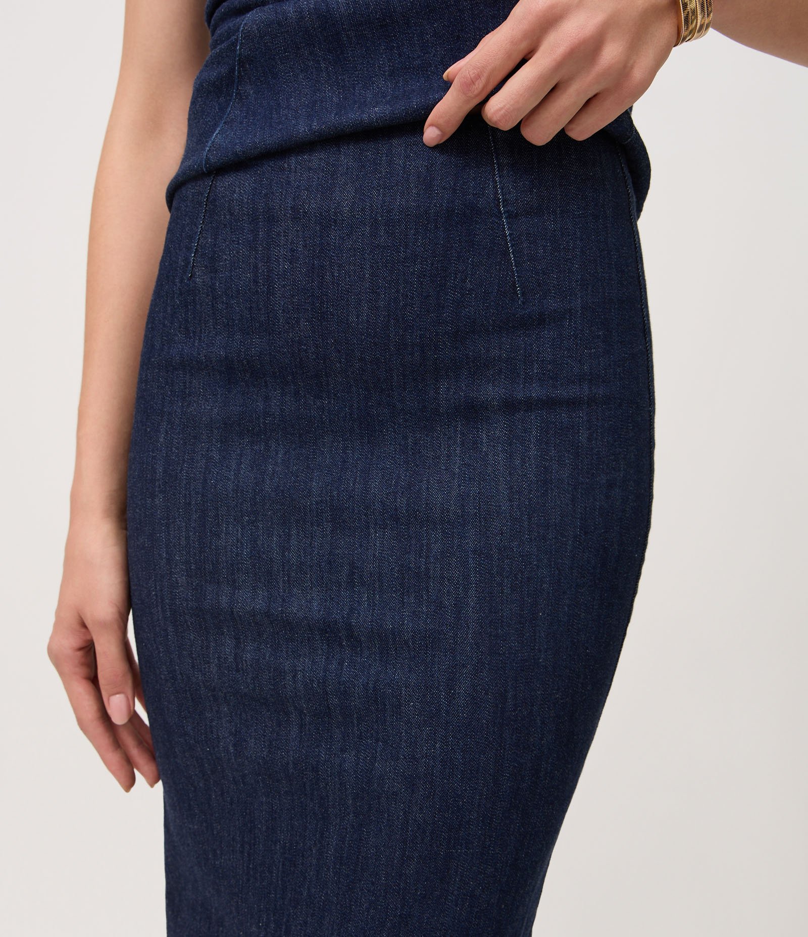 Saia Lápis em Jeans com Fenda Azul Escuro 4