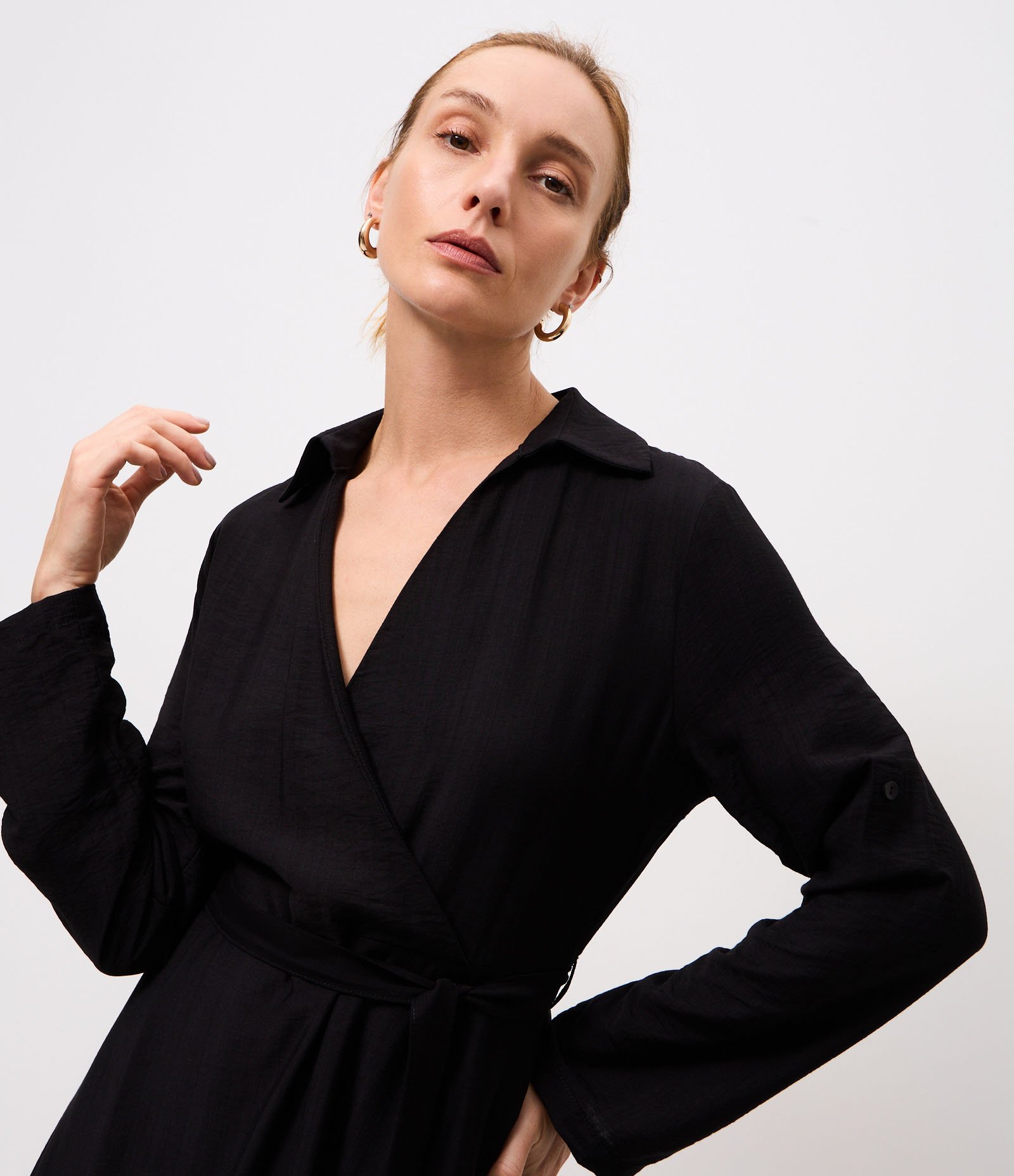 Vestido Chemise Transpassado em Viscose com Ajuste na Cintura Preto 3