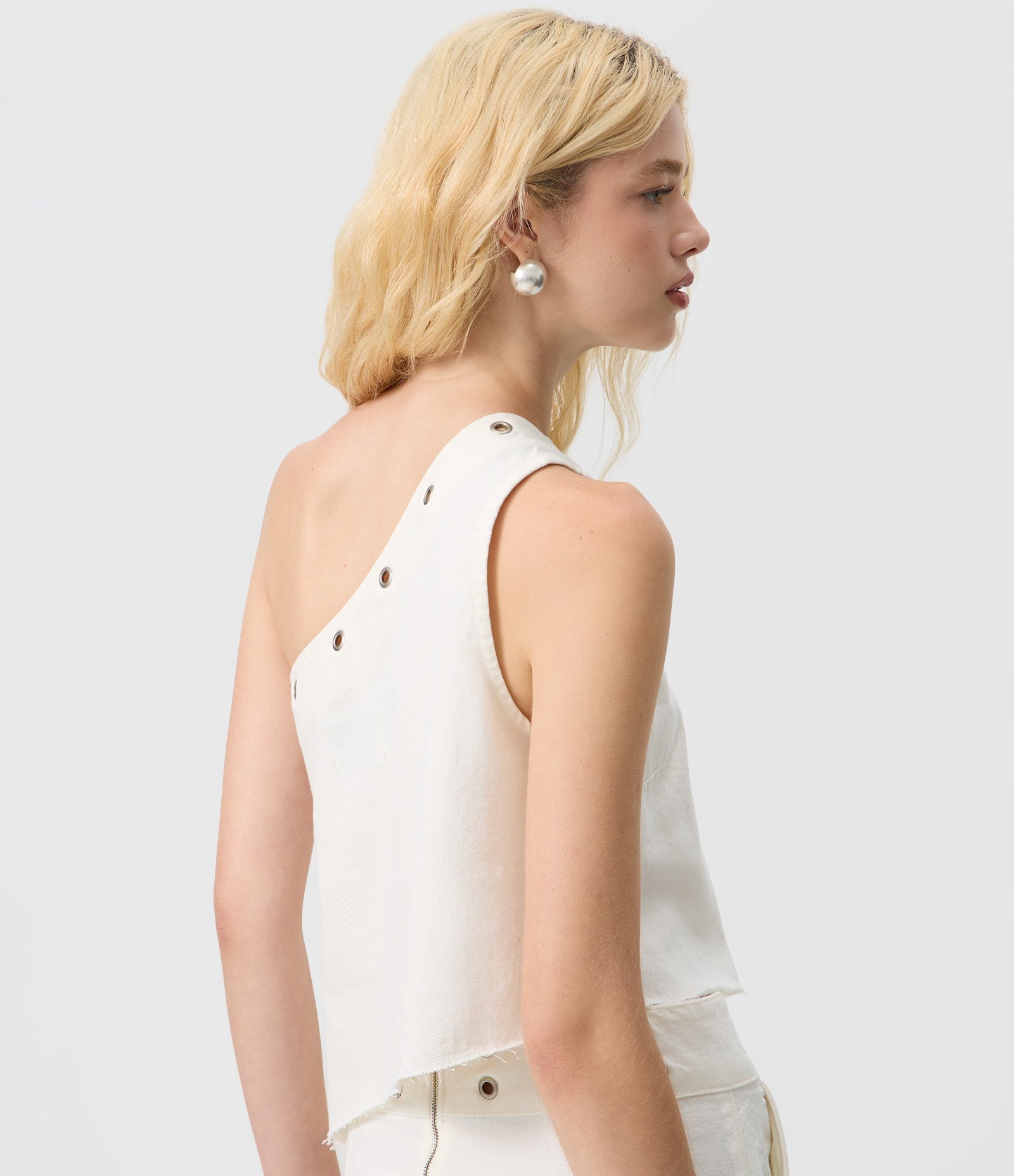 Blusa Assimétrica em Sarja com Um Ombro Só Branco 4