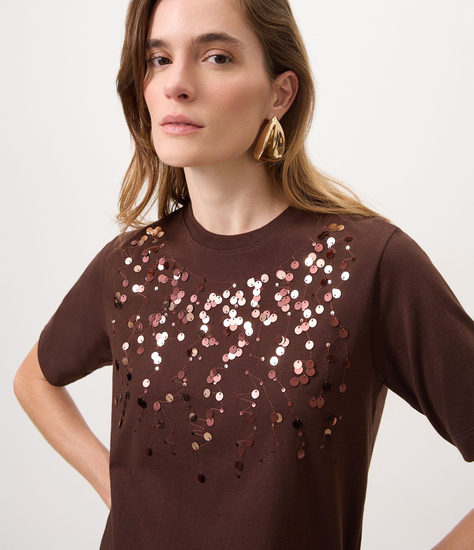 Camiseta em Algodão com Bordado de Paetês Marrom 3