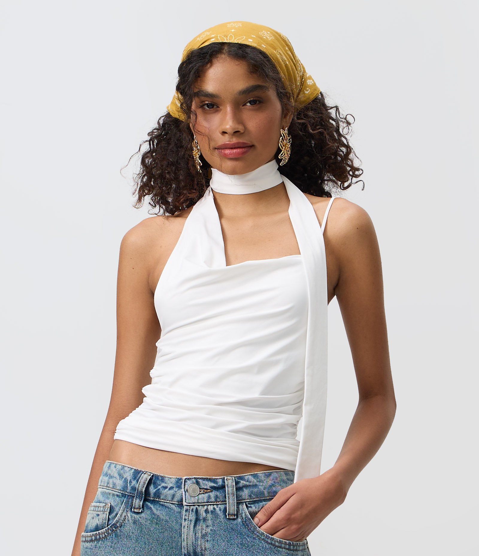 Blusa Frente Única com Amarração no Pescoço e Efeito Drapeado Branco 1