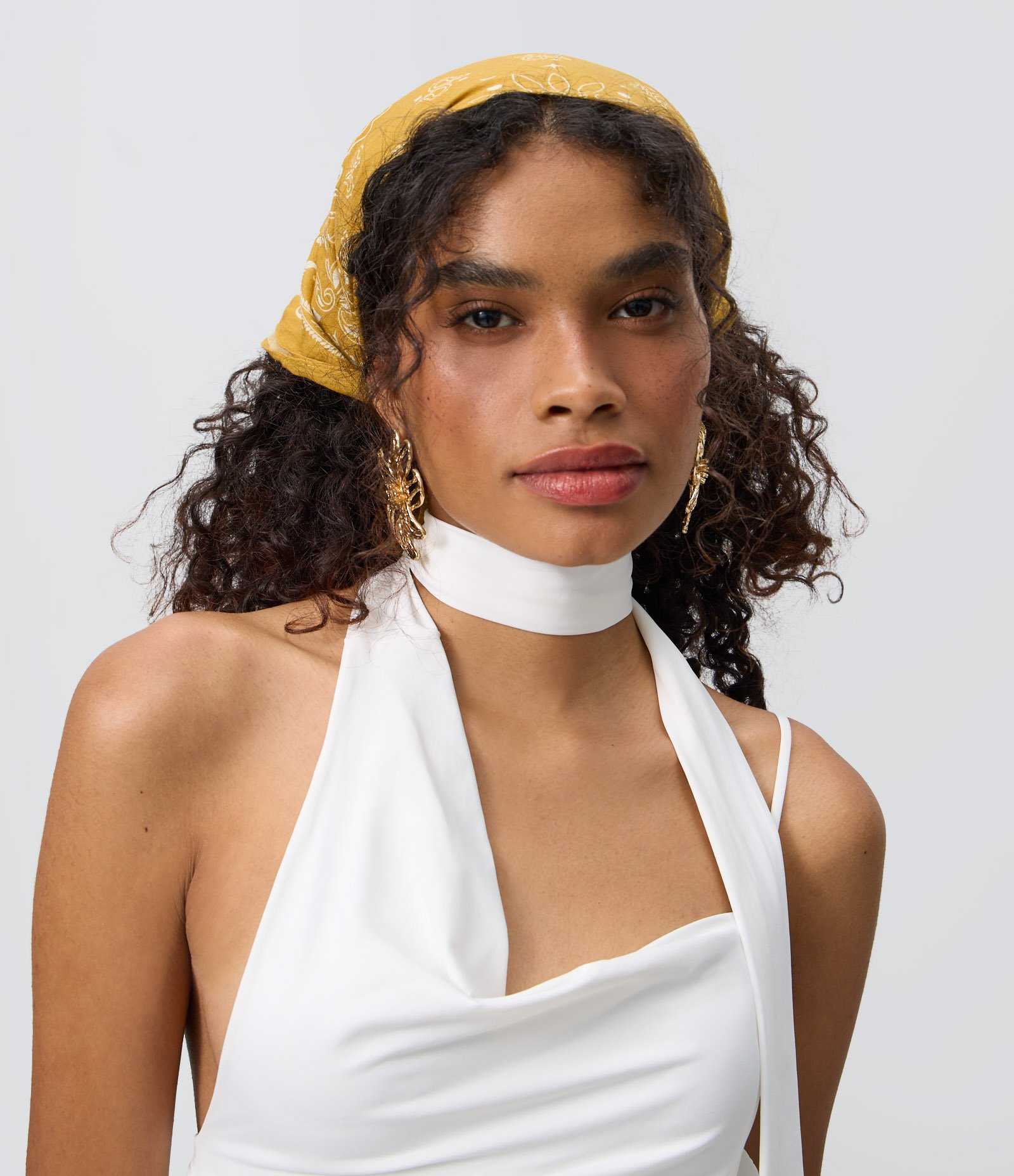 Blusa Frente Única com Amarração no Pescoço e Efeito Drapeado Branco 3