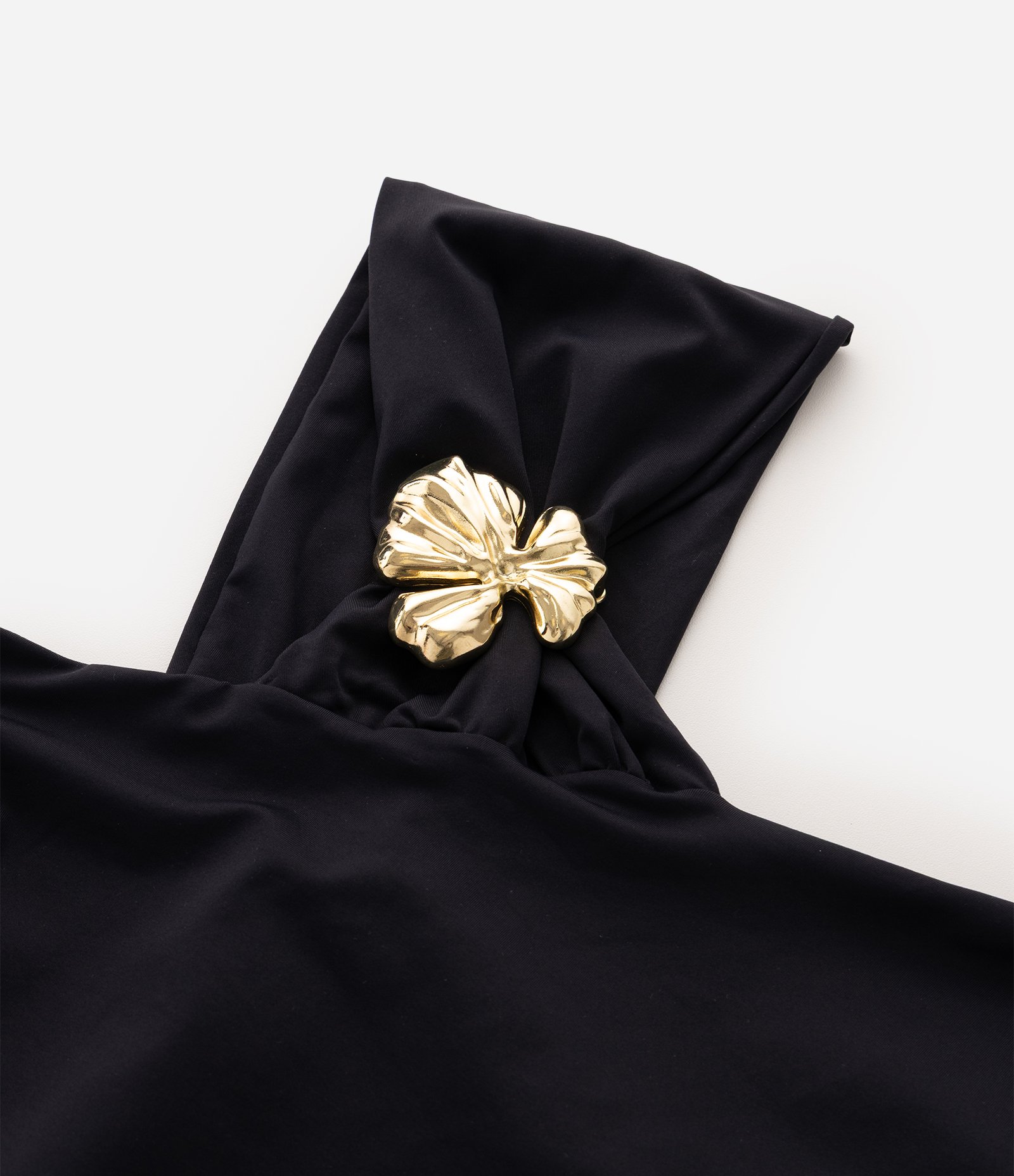 Blusa em Poliamida Drapeada com Aviamento Metálico Curve & Plus Size Preto 3