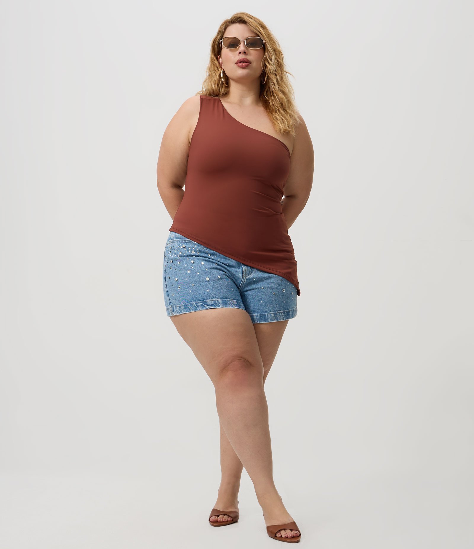 Blusa Ombro Só em Poliamida com Barra Assimétrica Curve & Plus Size Marrom 2