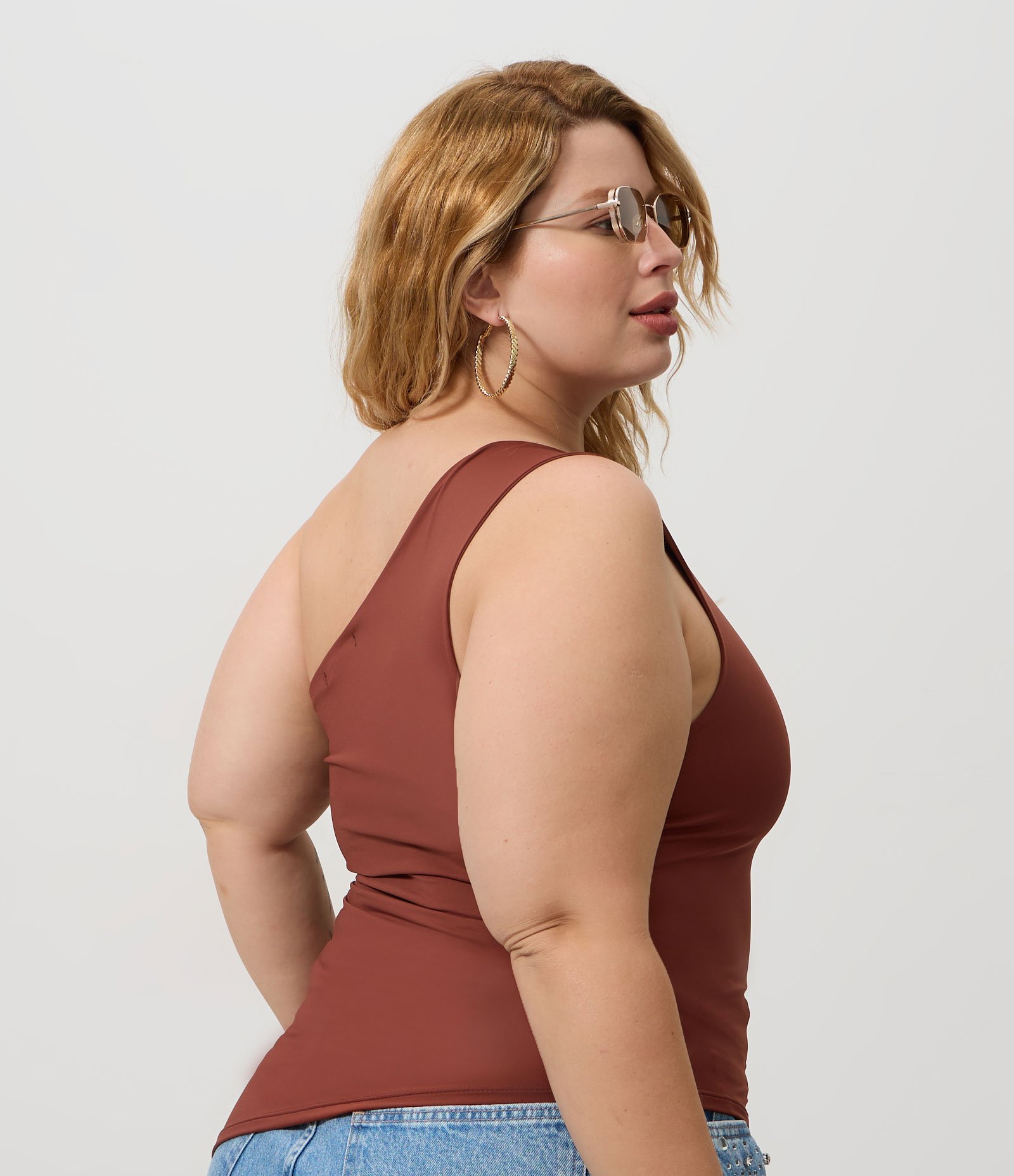 Blusa Ombro Só em Poliamida com Barra Assimétrica Curve & Plus Size Marrom 4