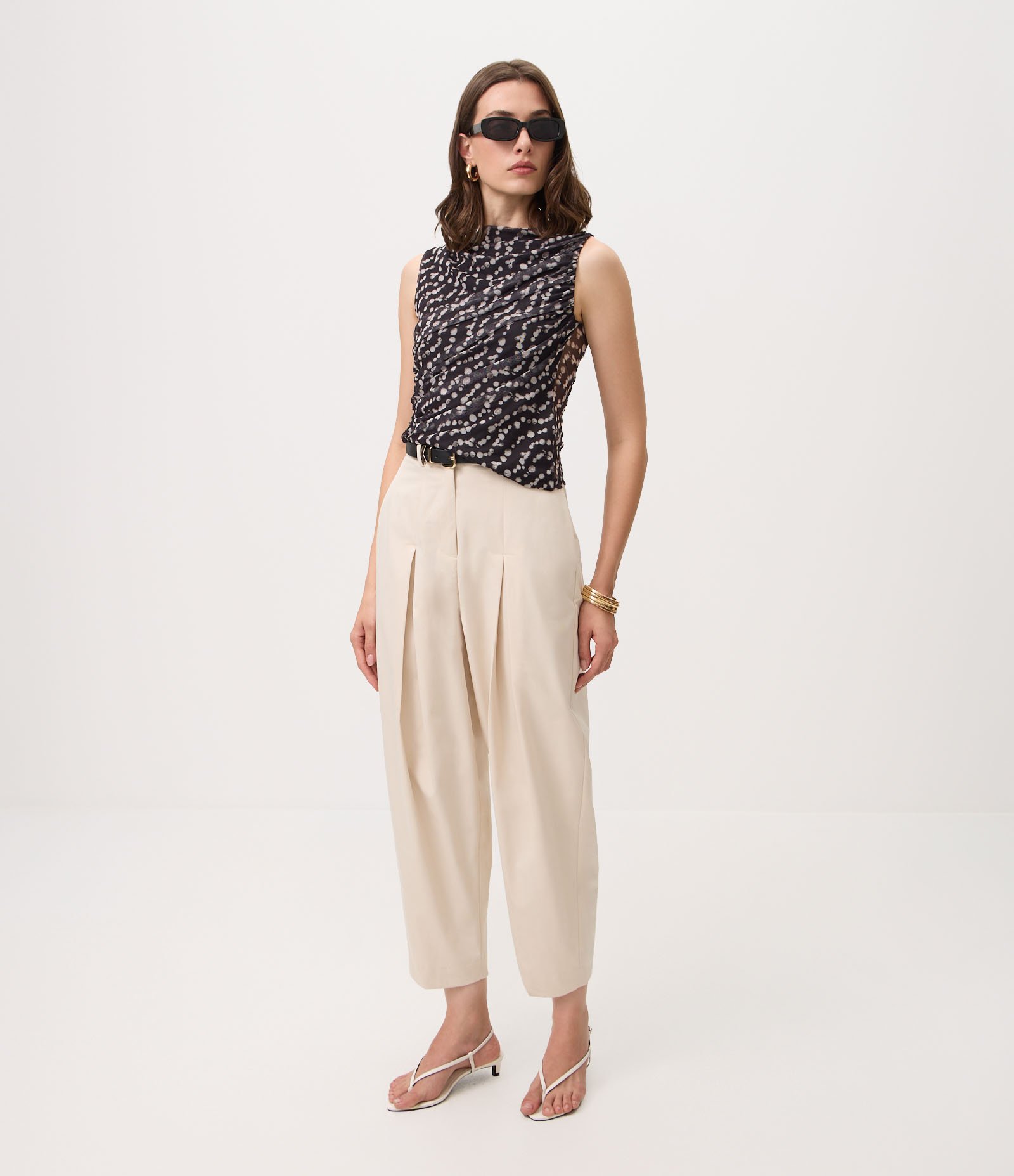 Blusa em Tule Franzido com Estampa Abstrata Preto 2