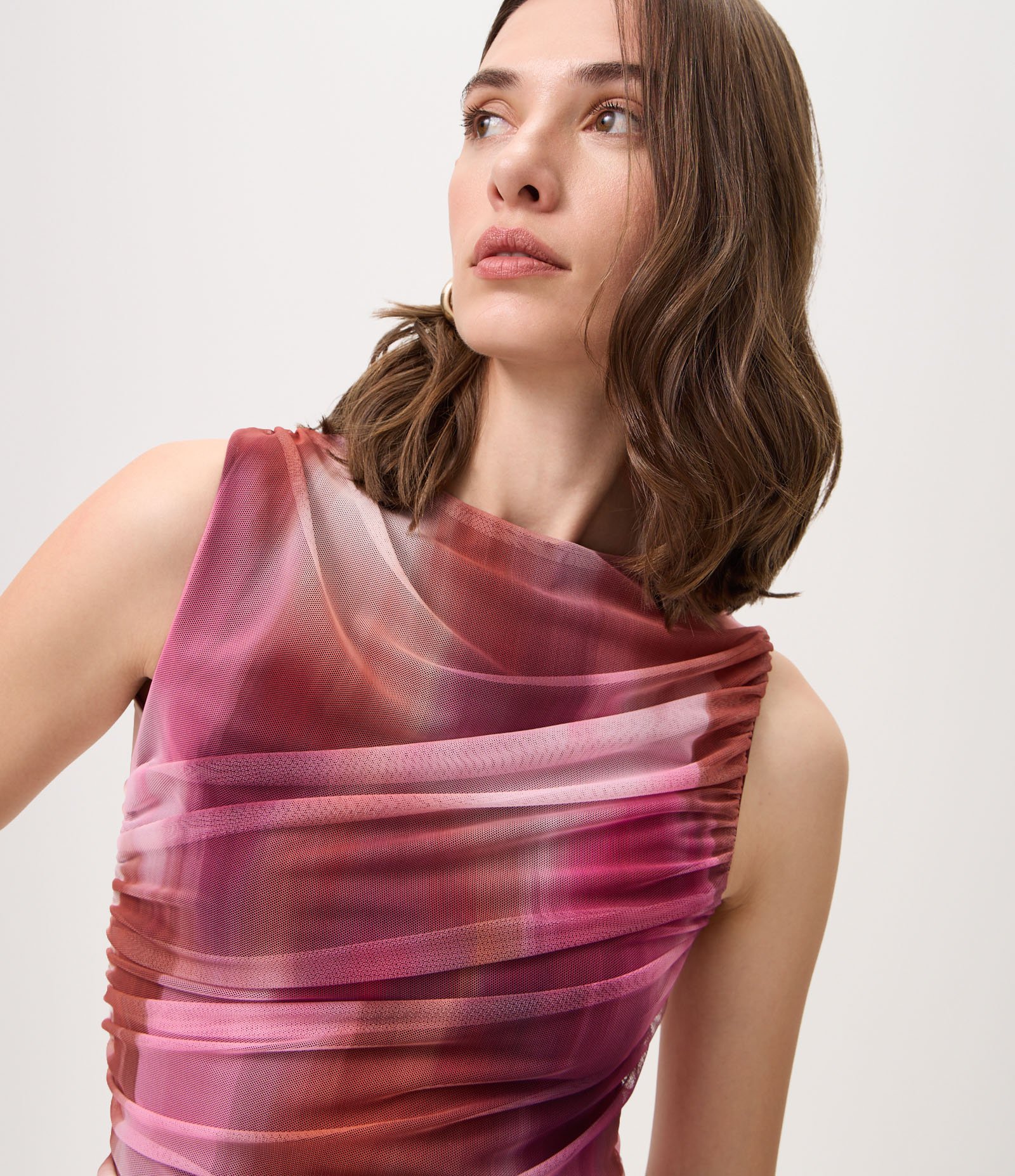 Blusa em Tule Franzido com Estampa Abstrata Rosa 3