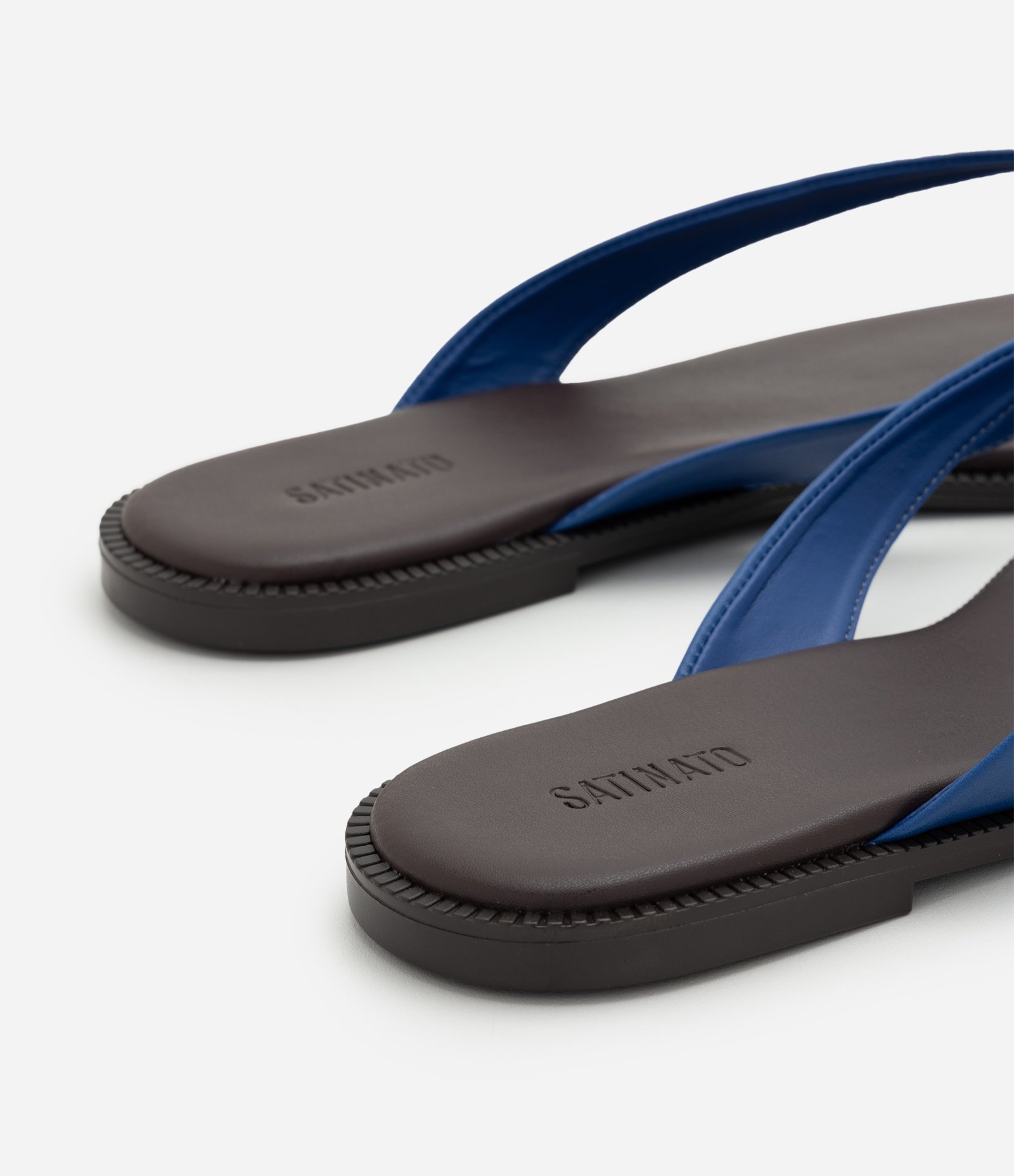 Rasteira Mule em Couro com Tiras Contrastantes Azul 5