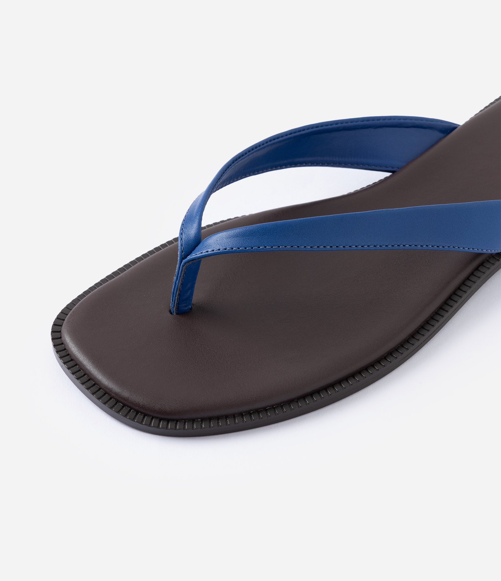 Rasteira Mule em Couro com Tiras Contrastantes Azul 6