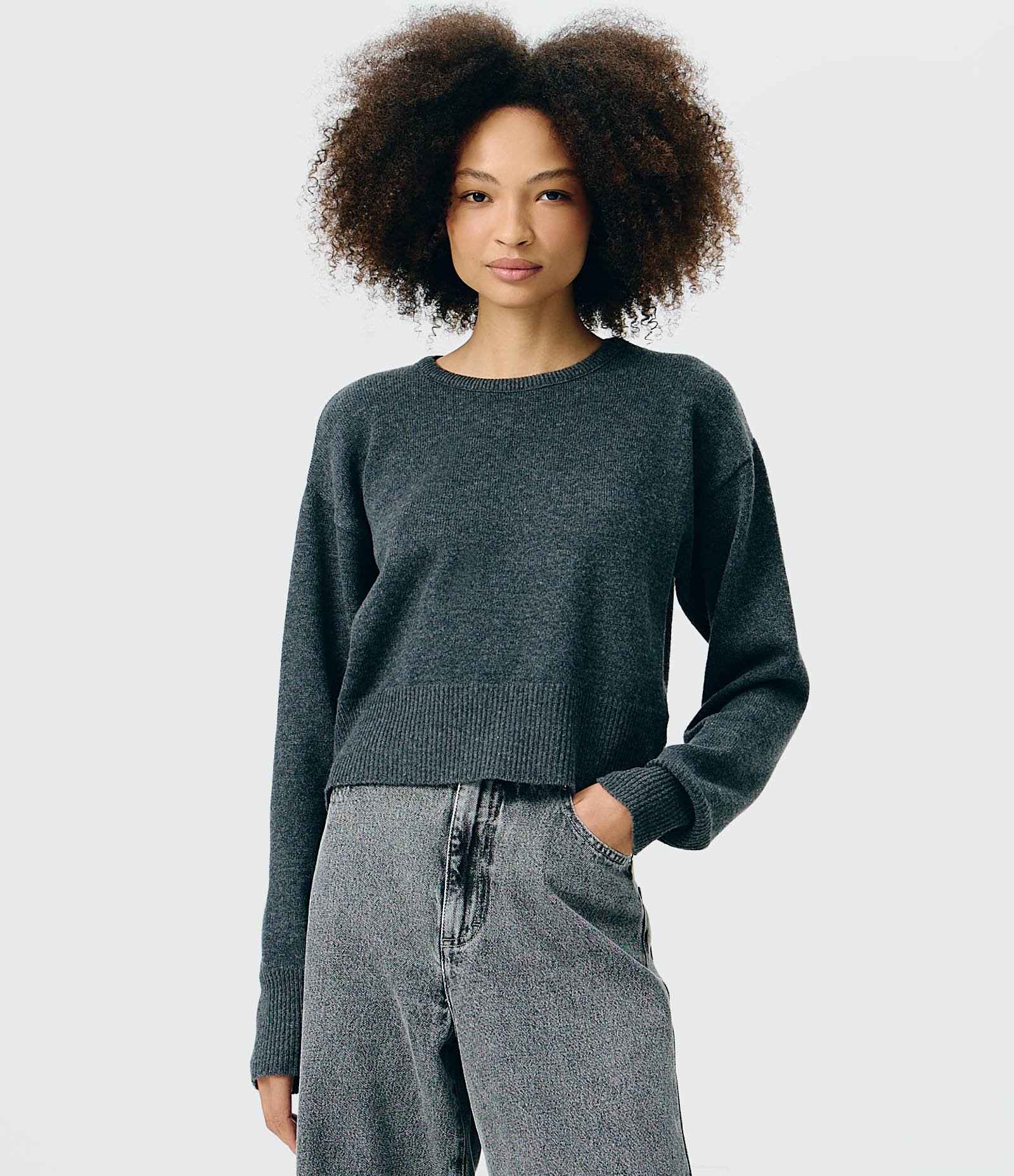 Suéter Oversized em Tricô Cinza Escuro 1