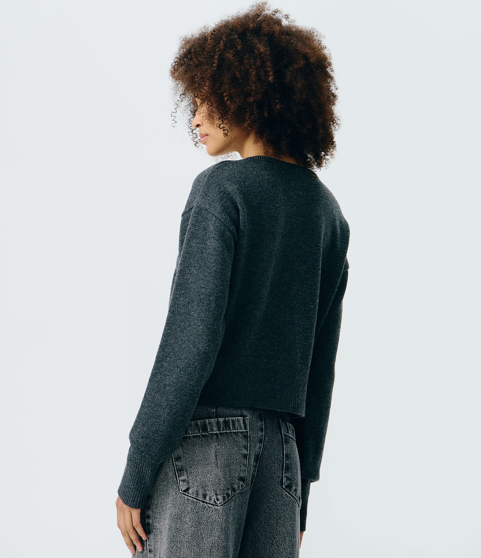 Suéter Oversized em Tricô Cinza Escuro 4