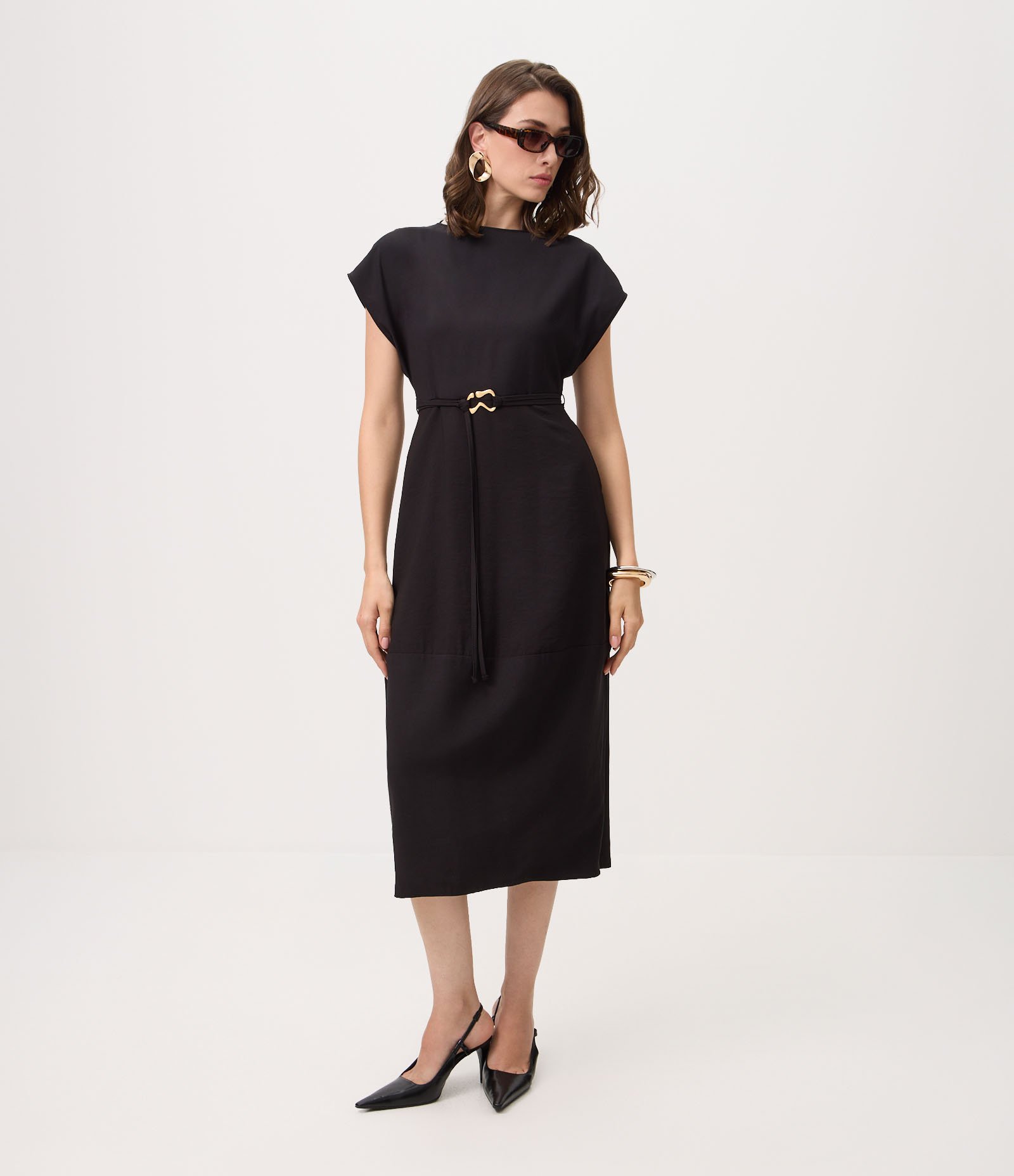 Vestido Midi em Sarja com Faixa e Fivela Metalizada Preto 2