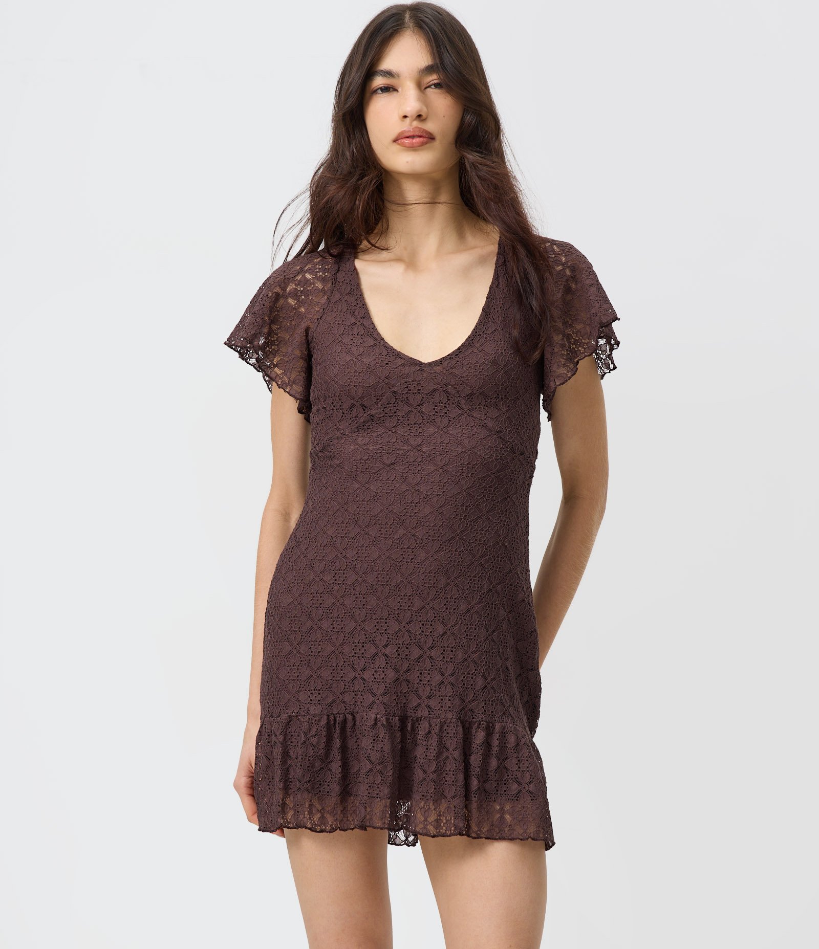 Vestido Curto em Renda Vazada com Decote nas Costas Marrom 1