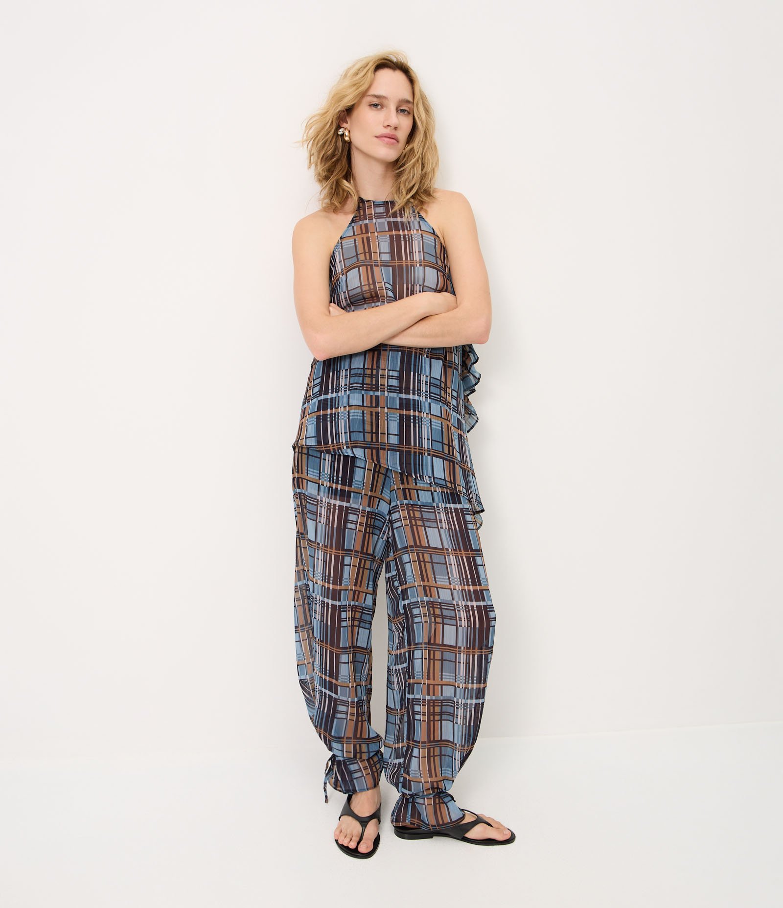 Calça em Chiffon Xadrez com Amarração na Barra Preto 1