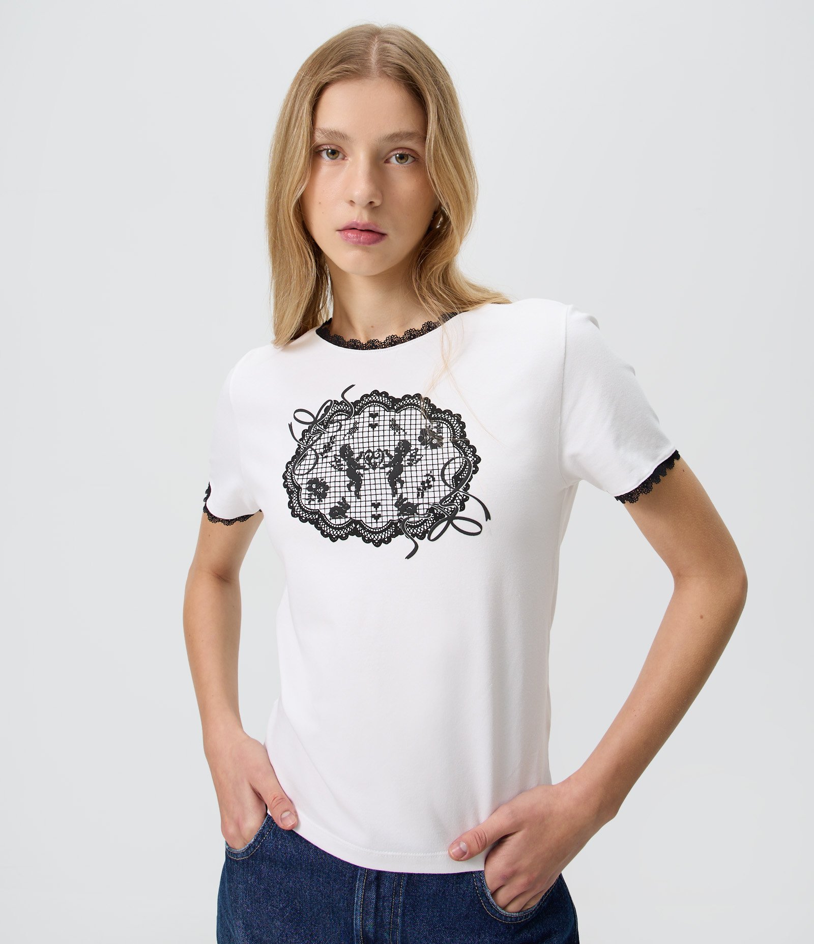 Blusa New T-Shirt em Algodão com Estampa de Anjinhos em Ponto Cruz Branco 1