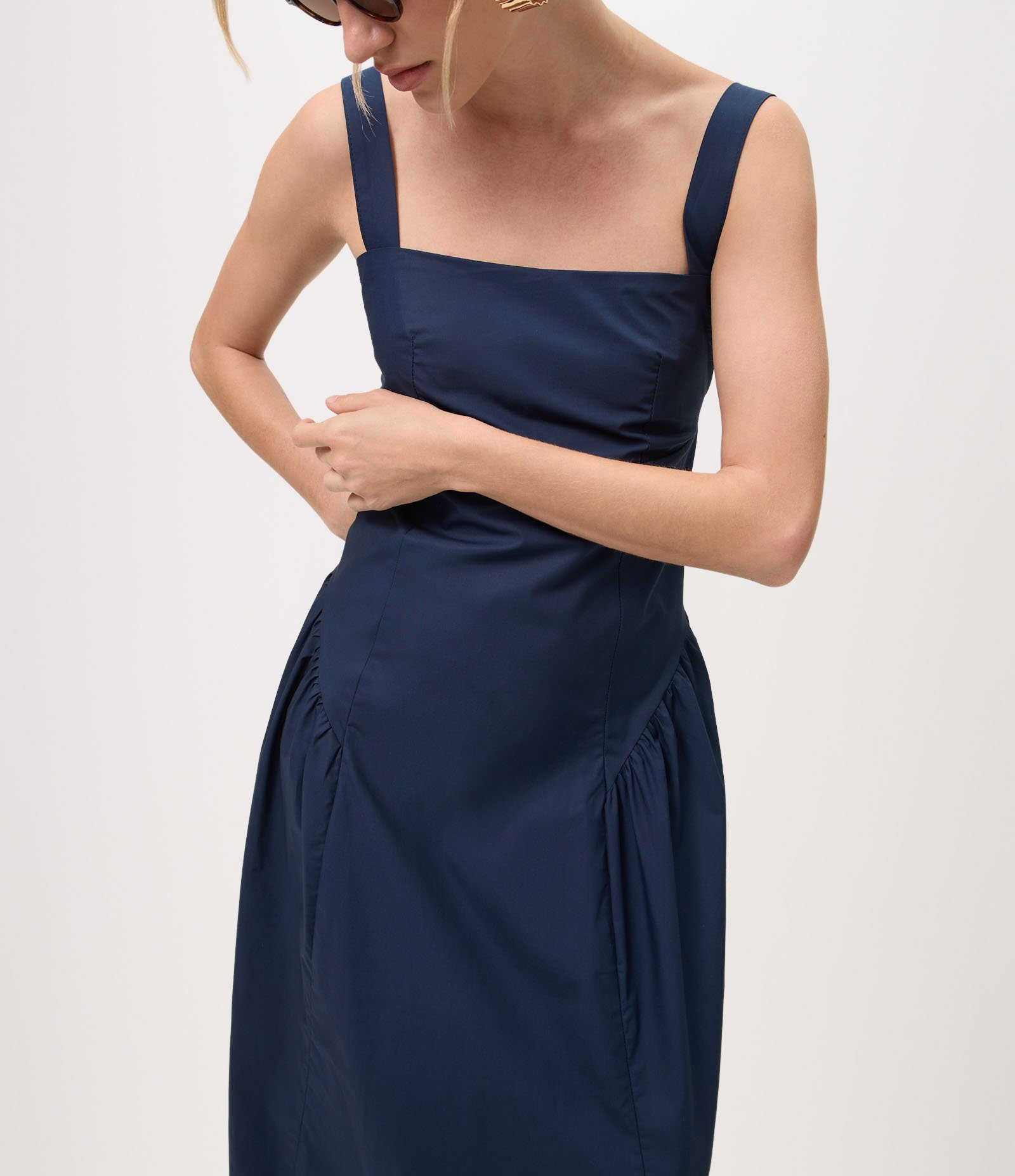 Vestido Midi em Tricoline com Decote Quadrado Azul 3