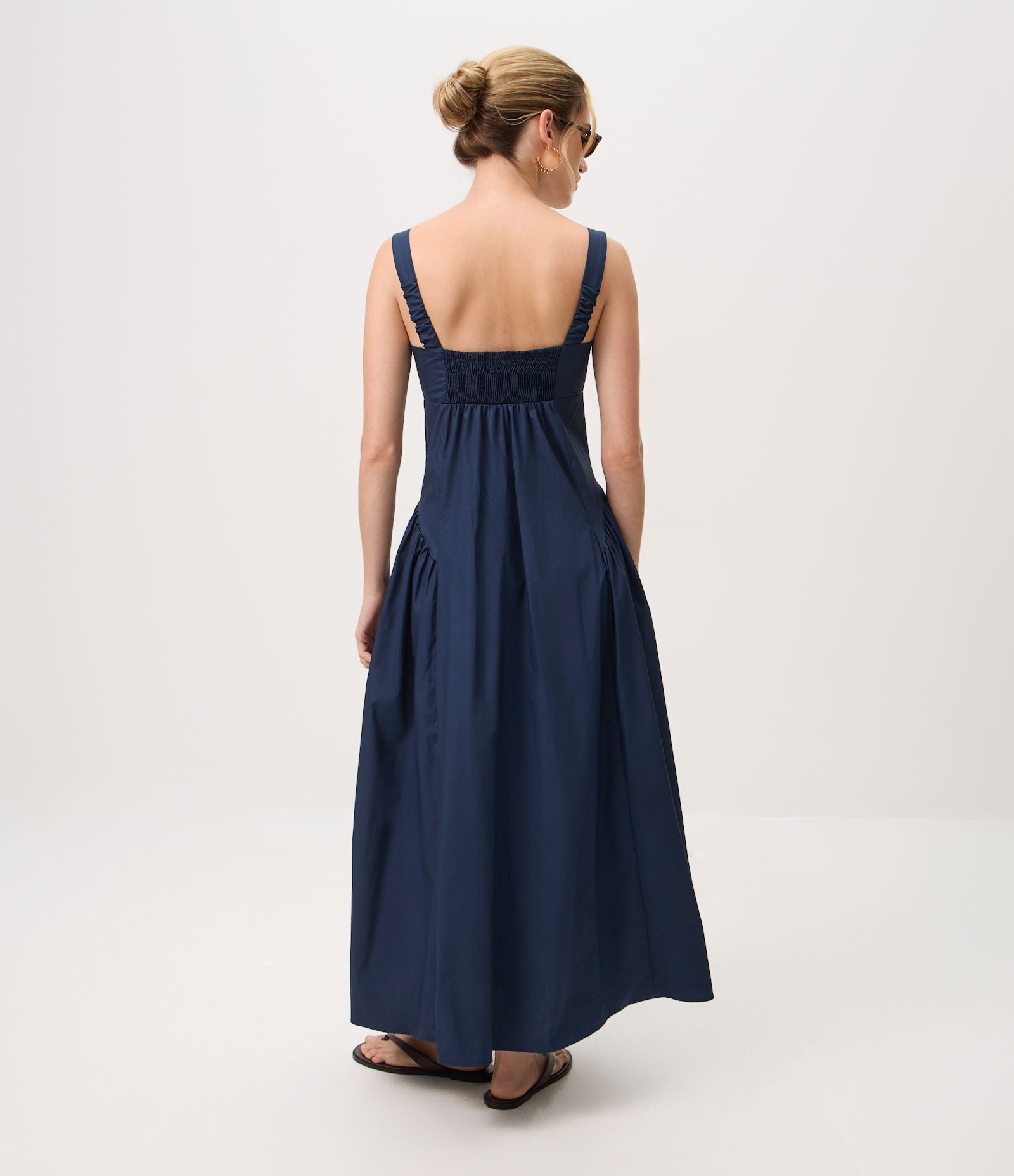 Vestido Midi em Tricoline com Decote Quadrado Azul 4
