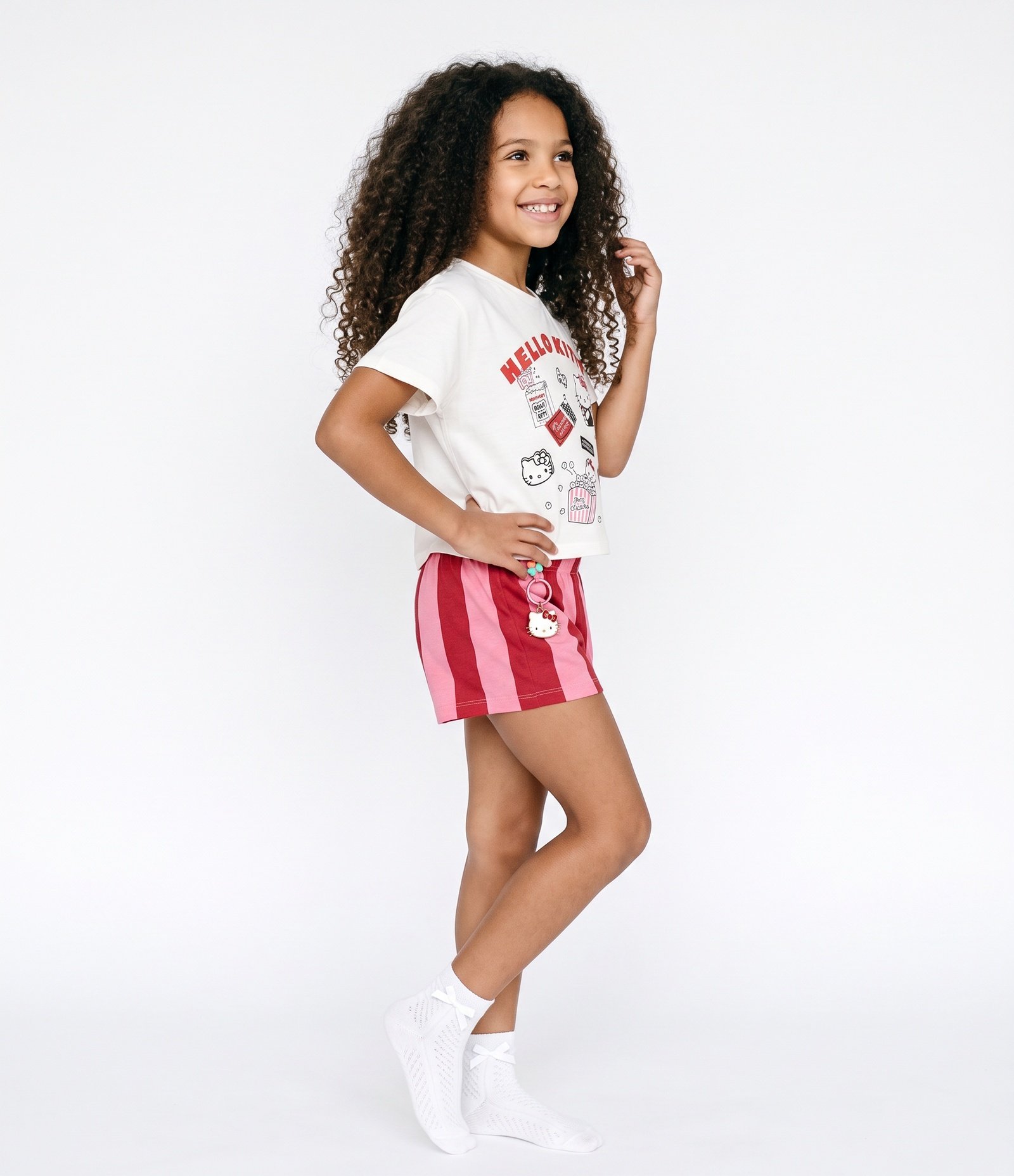 Pijama Infantil Hello Kitty Blusa Manga Curta e Short com Chaveiro - Tam 5 a 14 Anos Branco 2