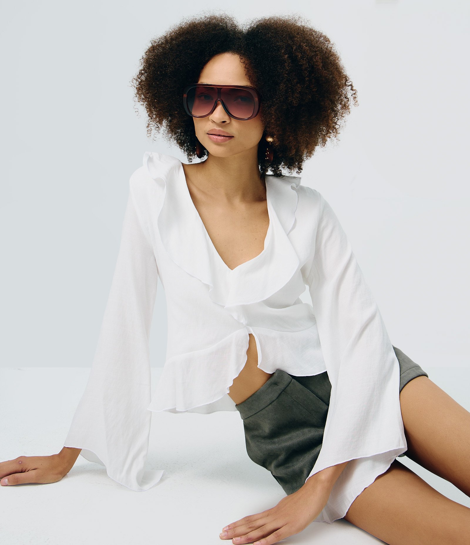 Blusa em Viscolinho com Babados Frontais e Manga Morcego Branco 1