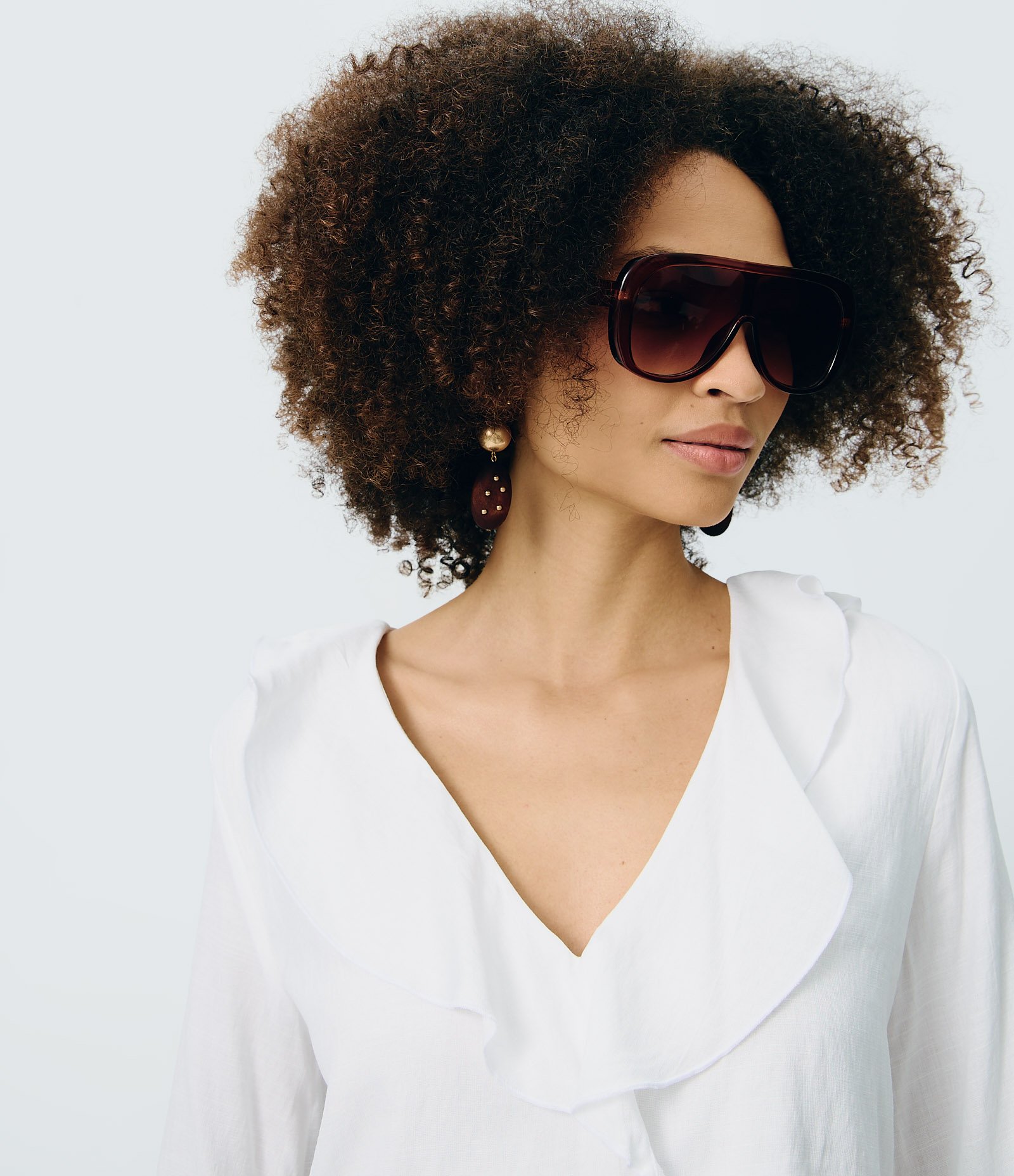 Blusa em Viscolinho com Babados Frontais e Manga Morcego Branco 3