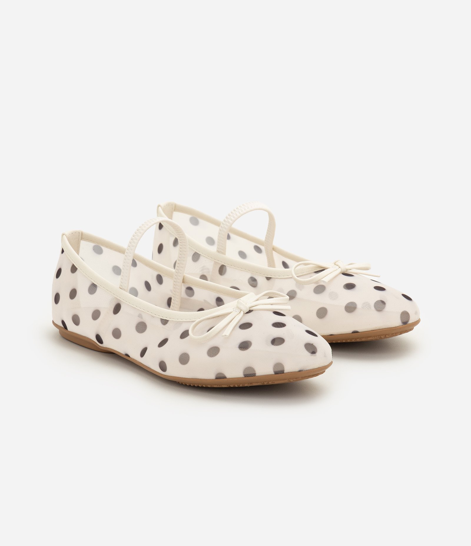 Sapatilha em Tela Poá com Bico Redondo e Laço Off White 4