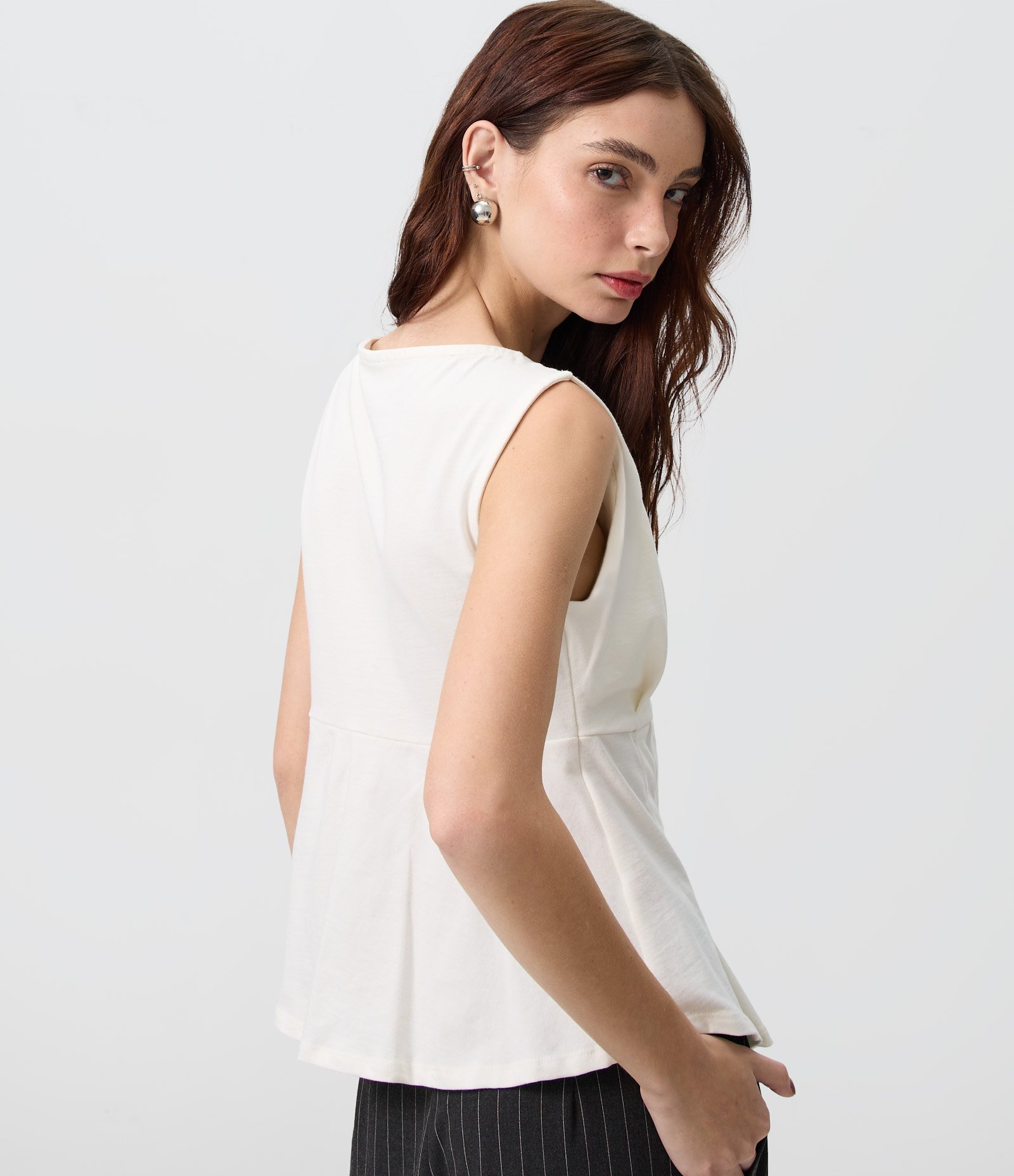 Blusa Peplum em Malha Tricô com Drapeados e Alças Largas Branco 4