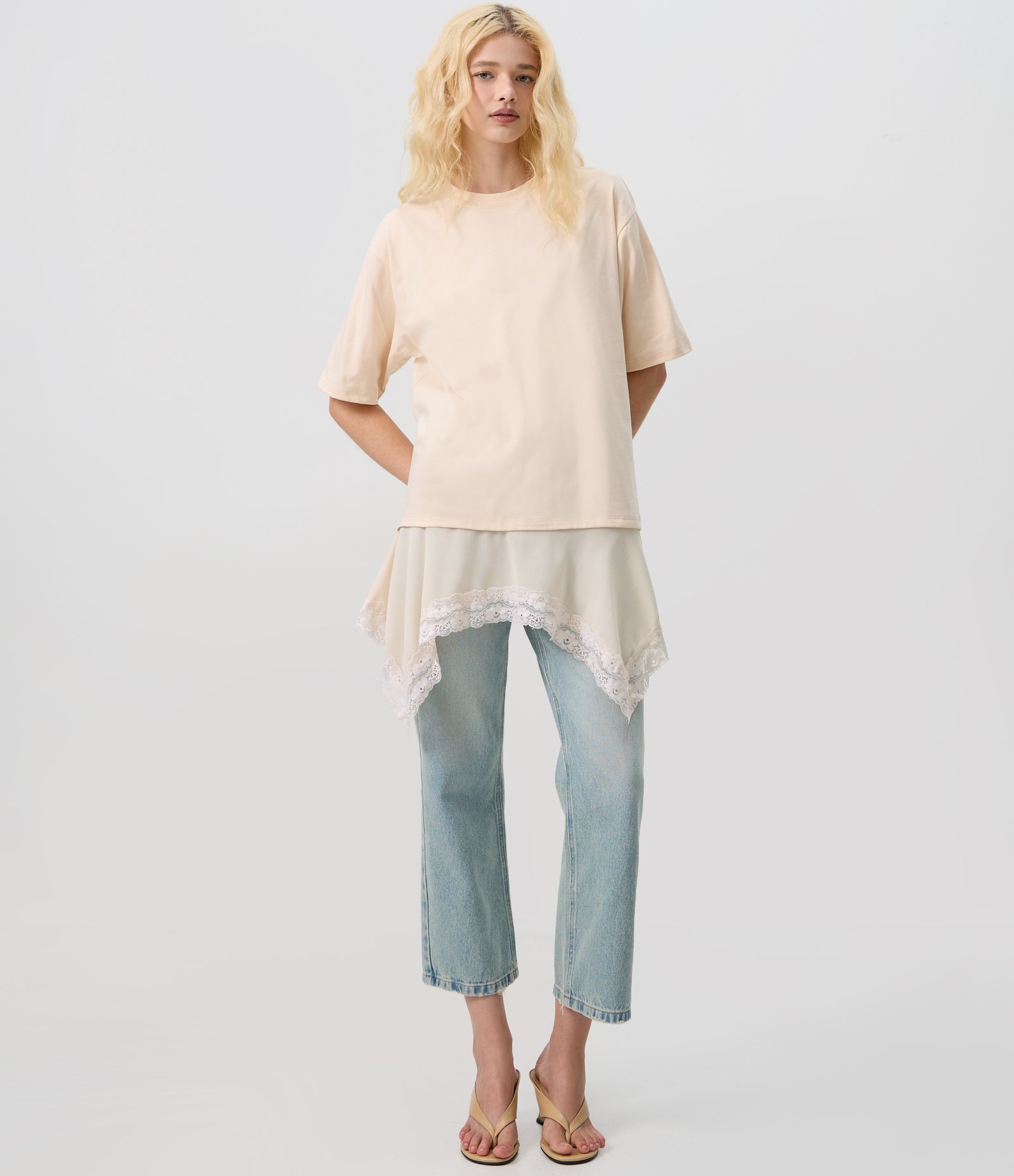 Camiseta Oversized com Barra Assimétrica Rendada Off White 2