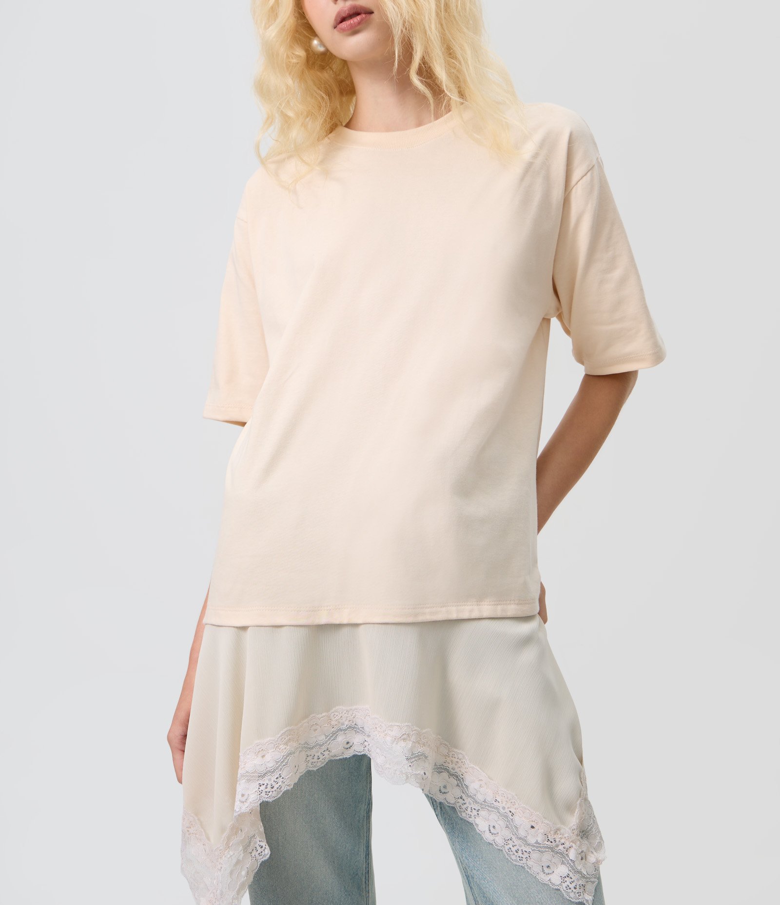 Camiseta Oversized com Barra Assimétrica Rendada Off White 3