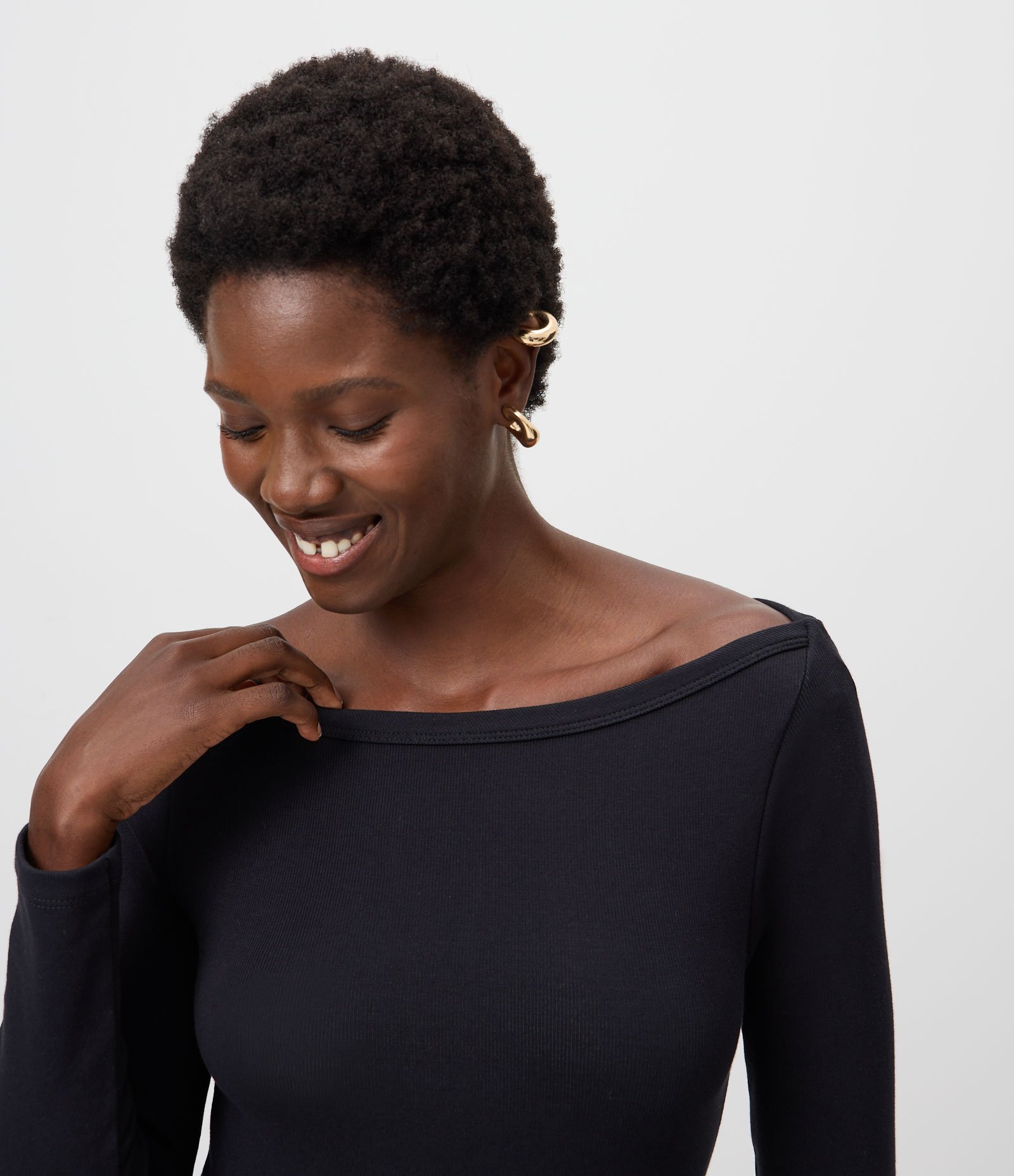 Vestido Midi em Ribana com Decote Canoa e Fenda Traseira Preto 2