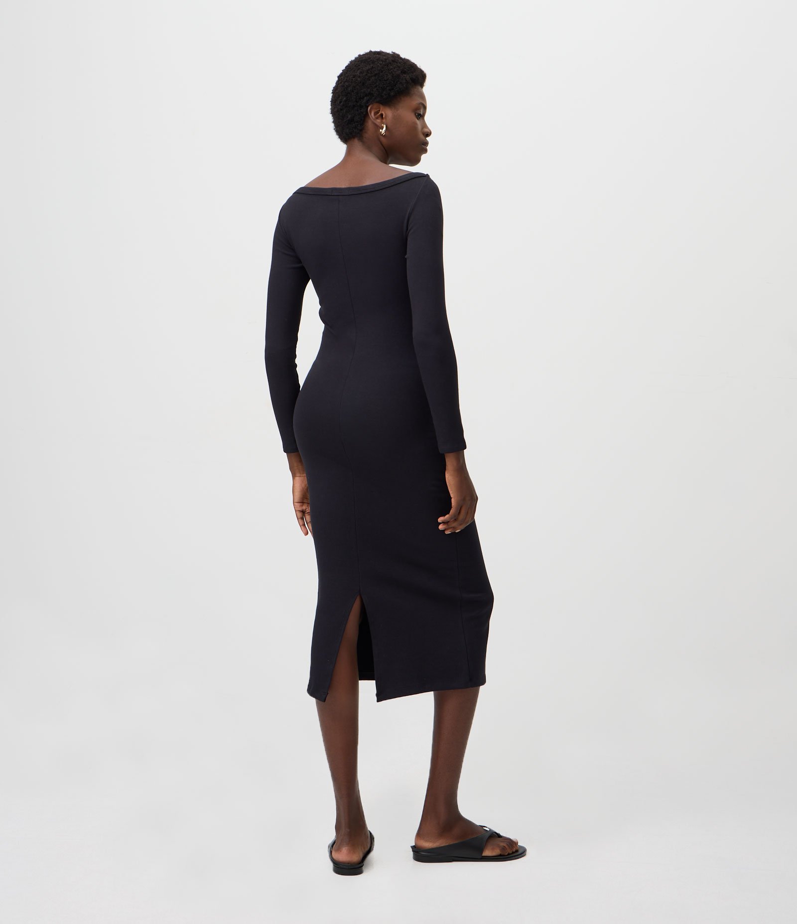 Vestido Midi em Ribana com Decote Canoa e Fenda Traseira Preto 4