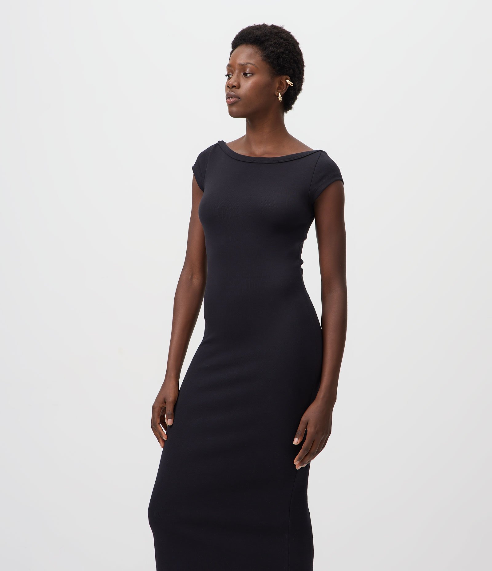 Vestido Midi em Ribana com Decote Canoa Preto 2