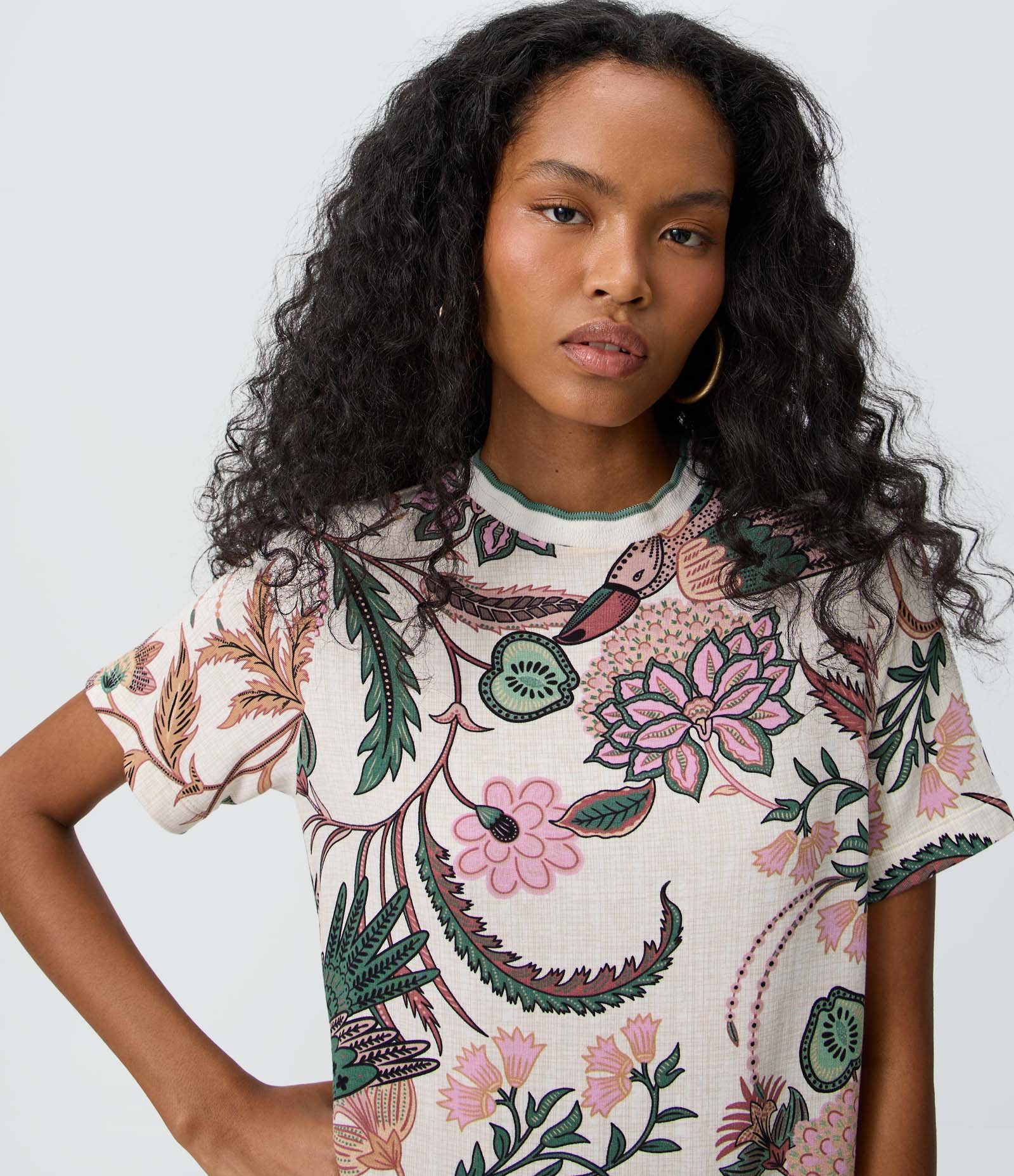 Vestido T-Shirt em Moletinho com Estampa Tuti Fruti Branco 3