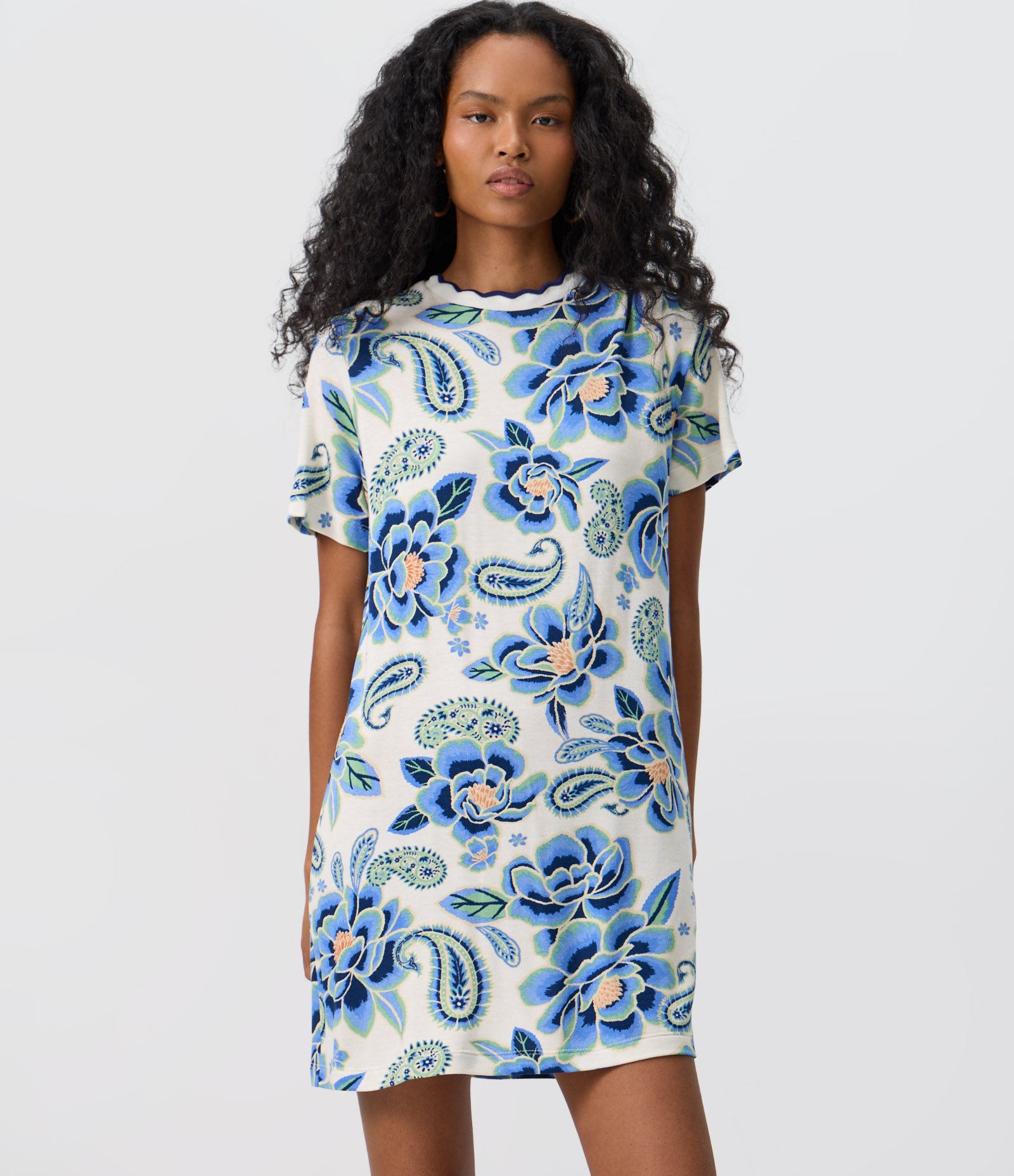 Vestido T-Shirt em Moletinho com Estampa Floral Azul 2