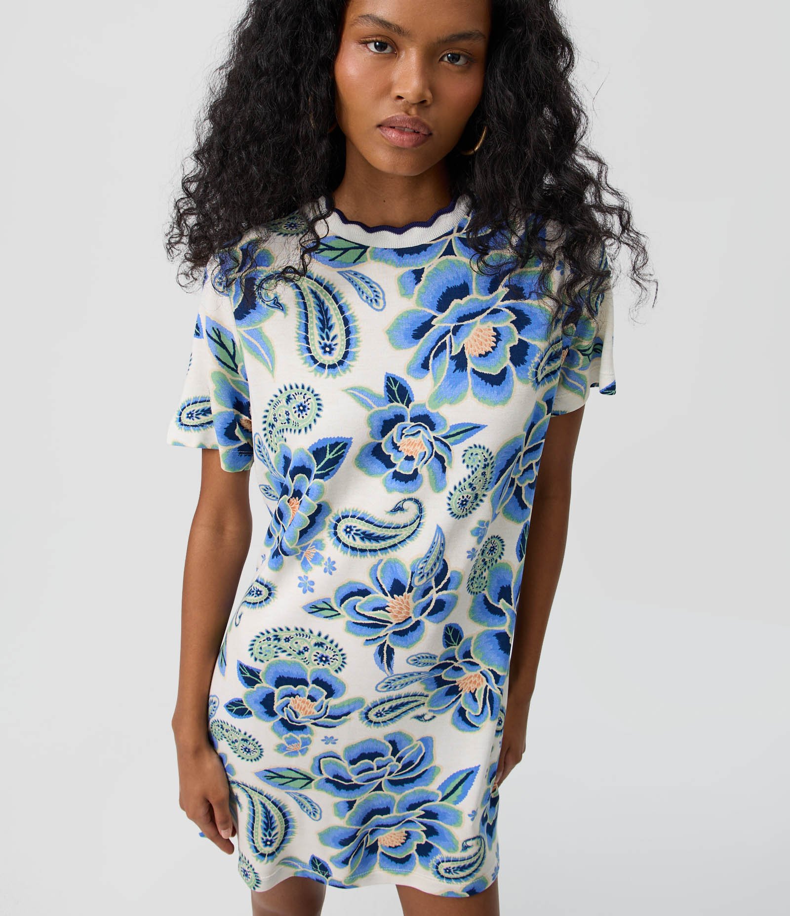 Vestido T-Shirt em Moletinho com Estampa Floral Azul 3