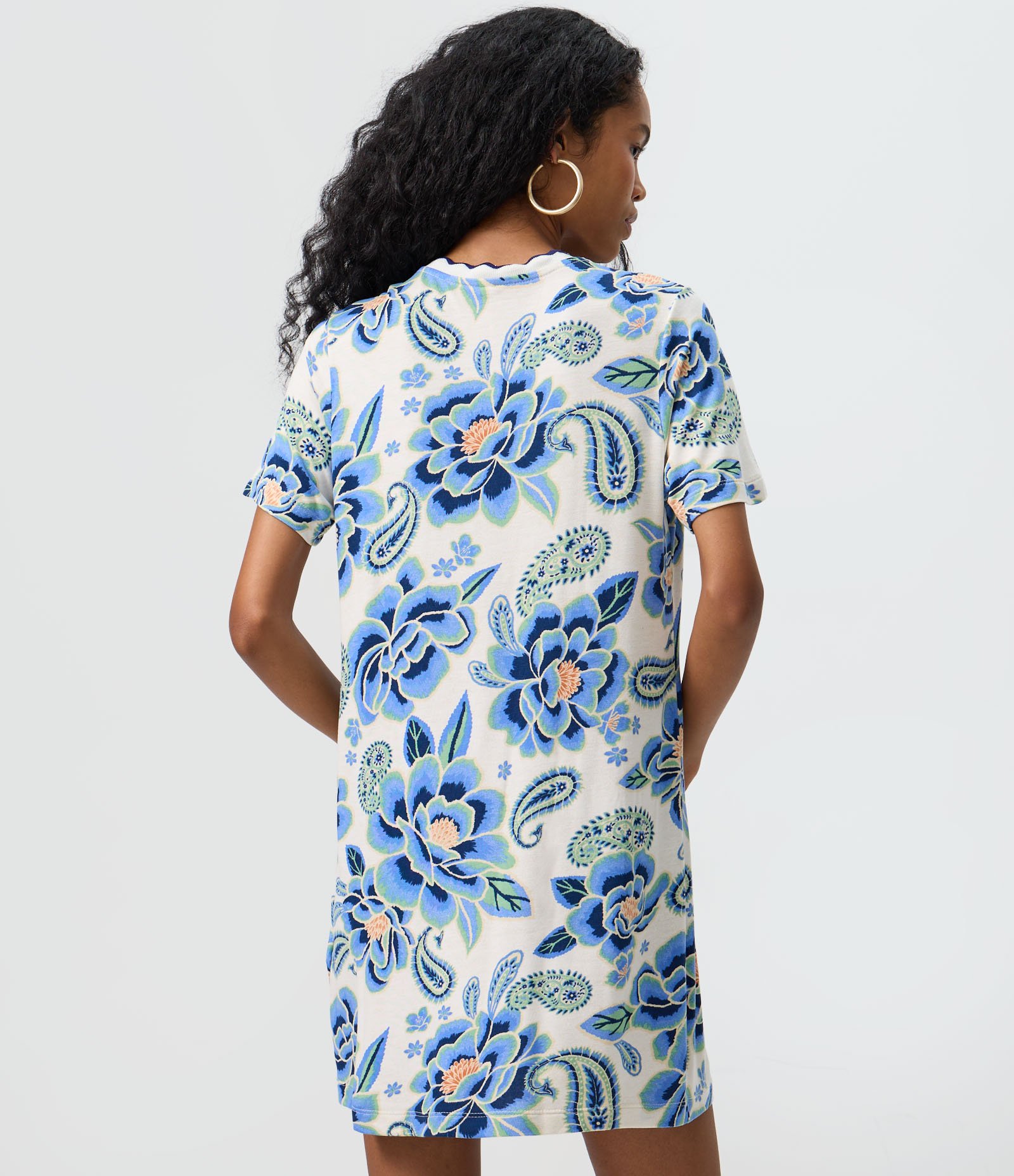 Vestido T-Shirt em Moletinho com Estampa Floral Azul 4