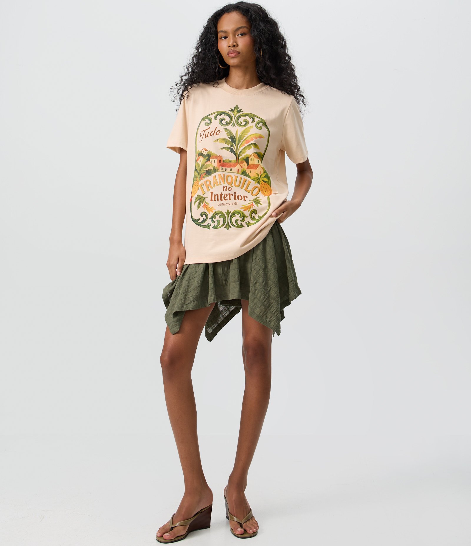 Camiseta em Algodão com Estampa Tranquilo no Interior Bege 2