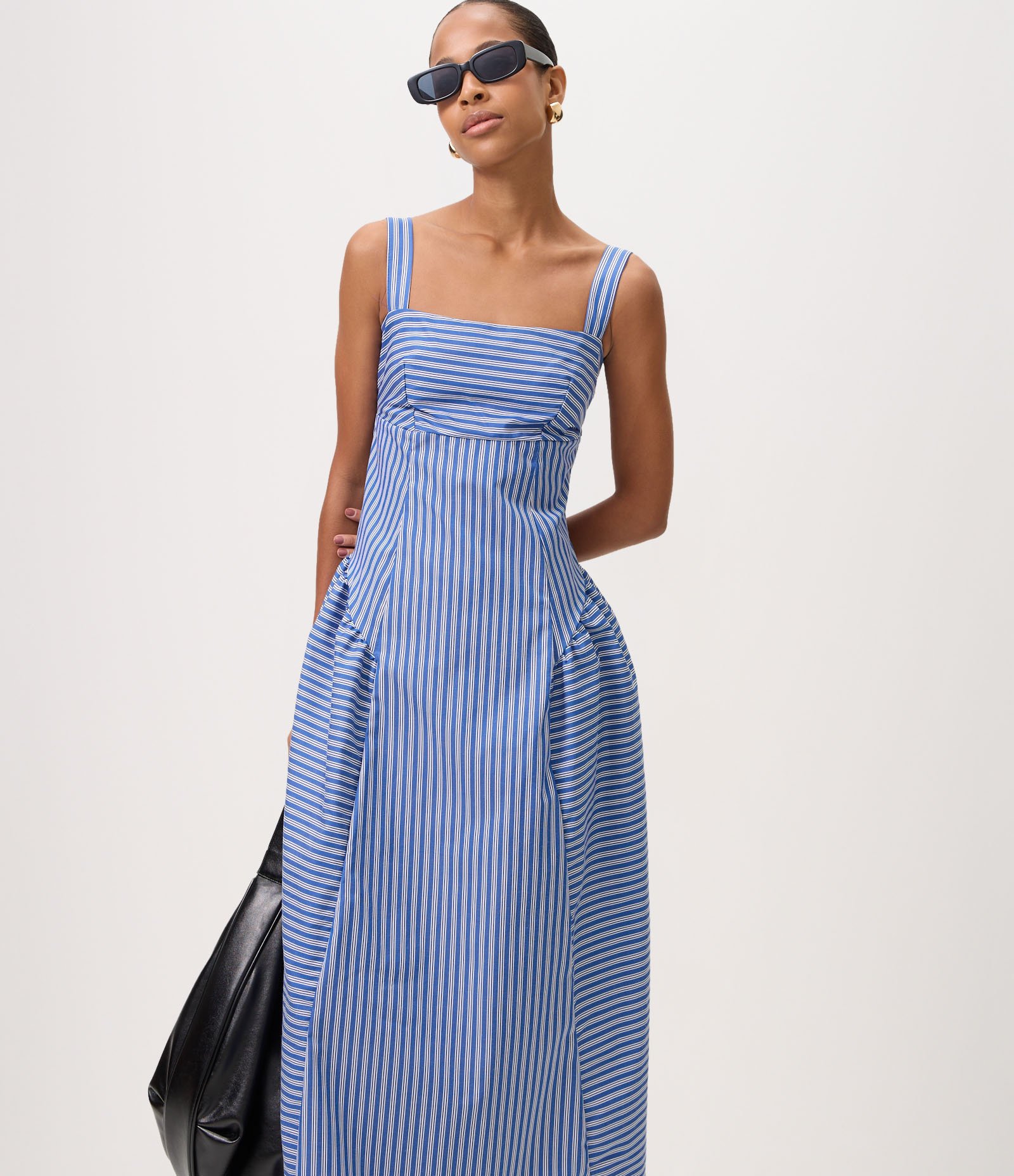Vestido Midi Evasê Listrado em Tricoline com Decote Quadrado Azul 1
