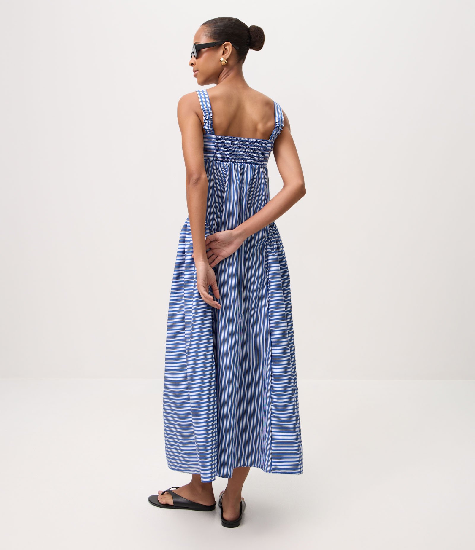 Vestido Midi Evasê Listrado em Tricoline com Decote Quadrado Azul 4