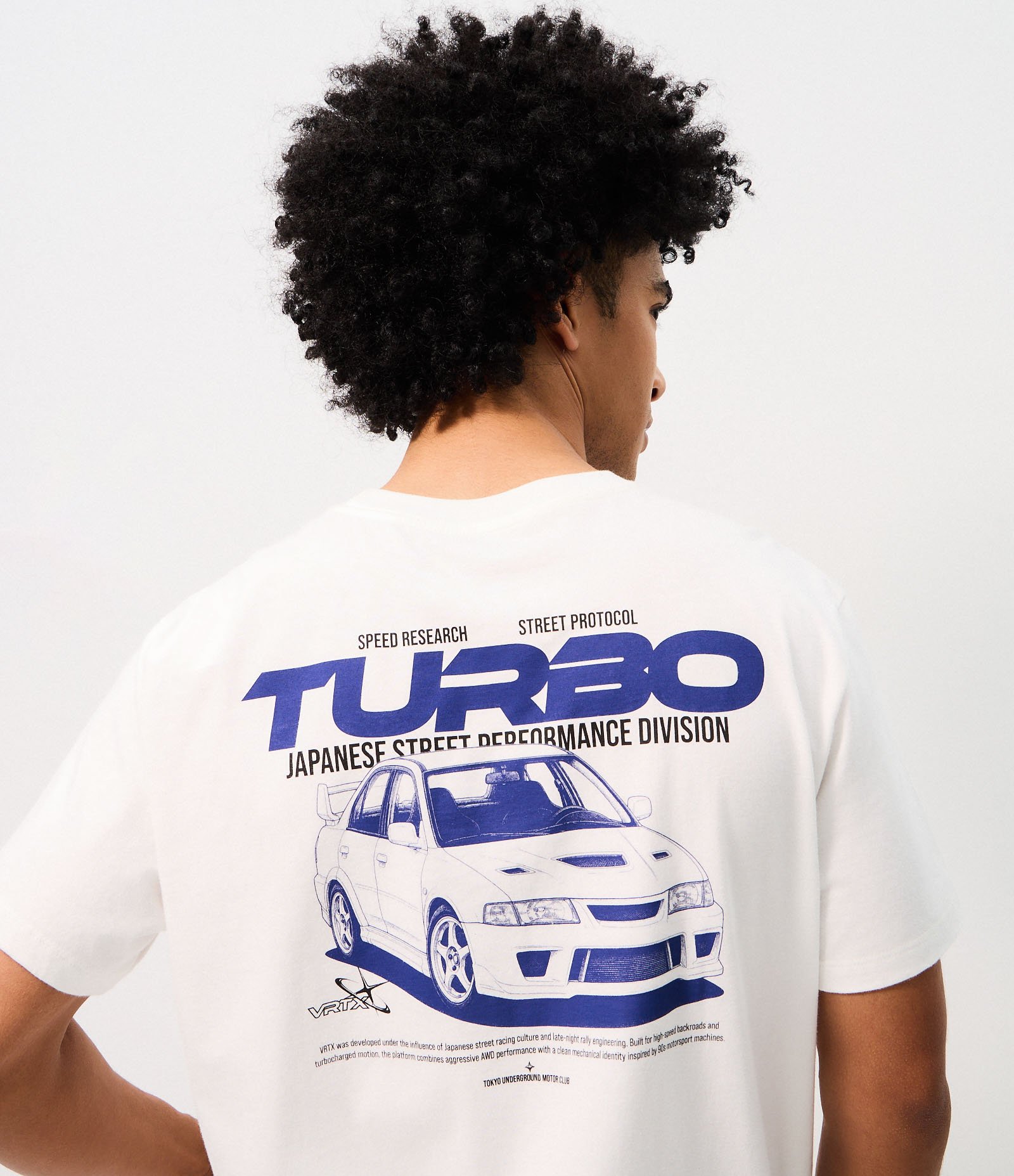 Camiseta Comfort em Algodão com Estampa Carro Turbo Branco 1