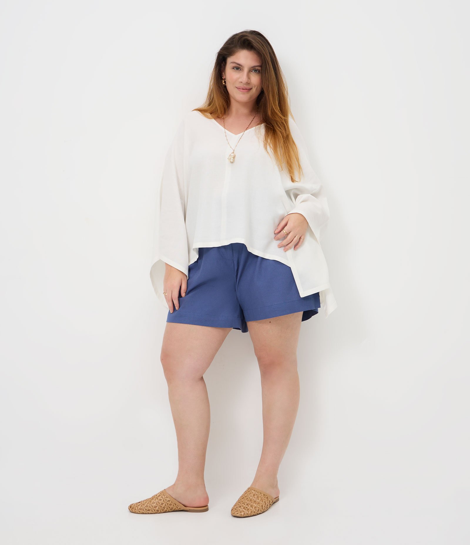 Blusa Kimono em Viscolinho com Gola V Curve & Plus Size Branco 2
