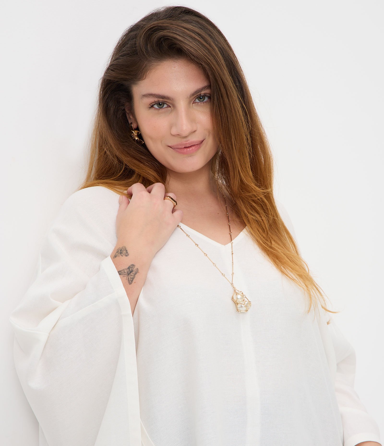 Blusa Kimono em Viscolinho com Gola V Curve & Plus Size Branco 3