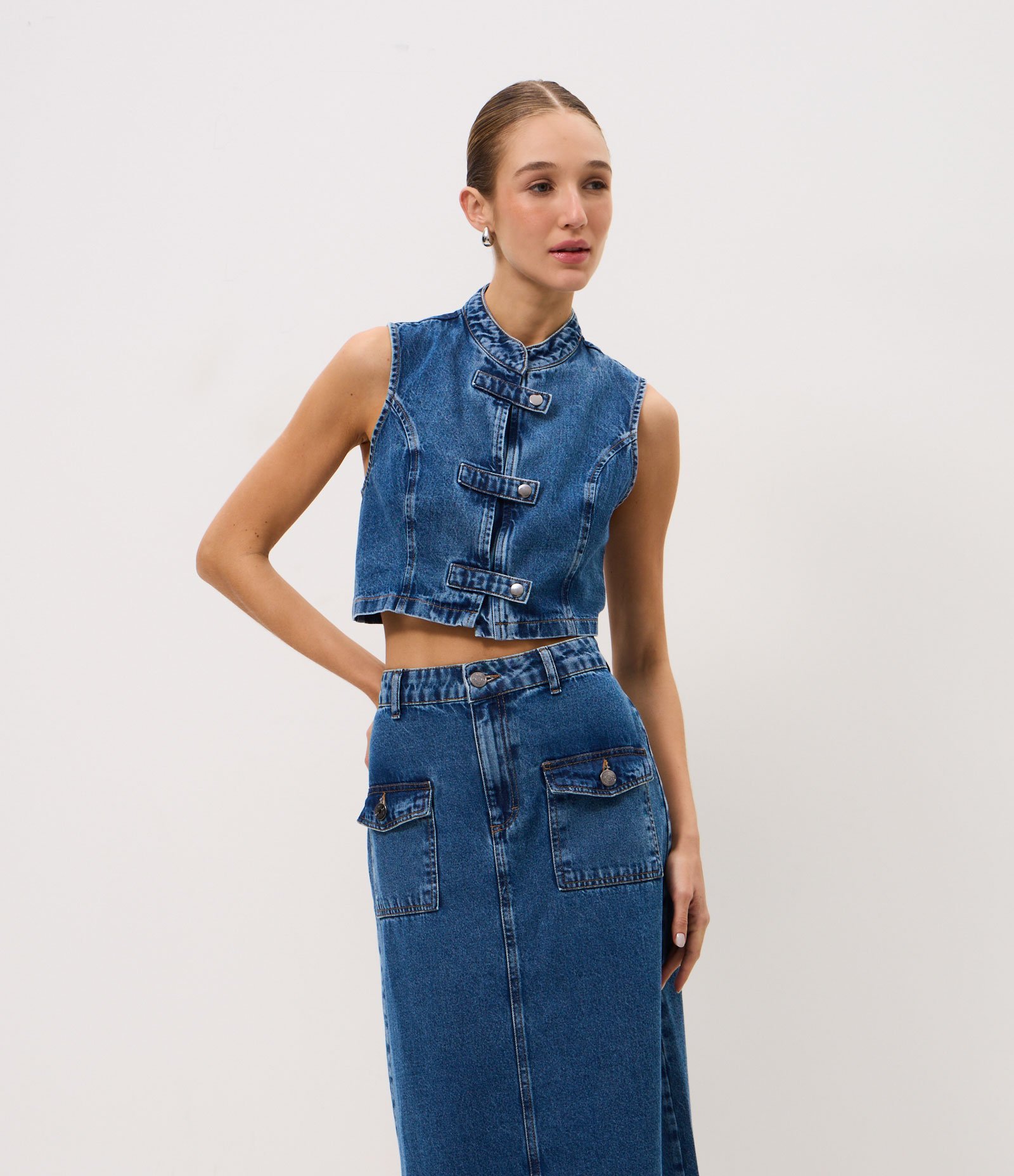Saia Midi em Jeans com Babado na Barra Azul 3