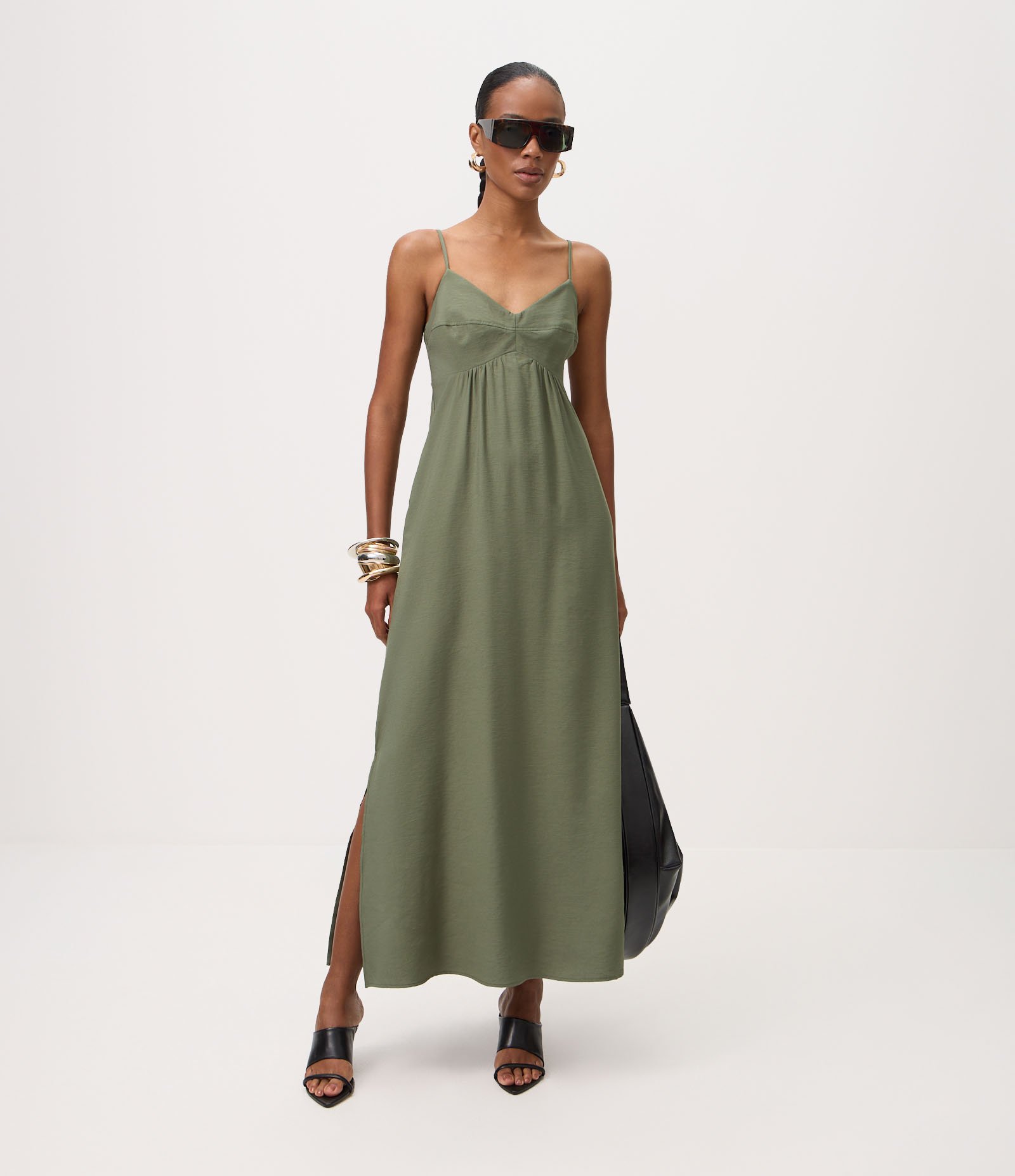 Vestido Midi Evasê em Viscose com Decote Coração Verde Escuro 2
