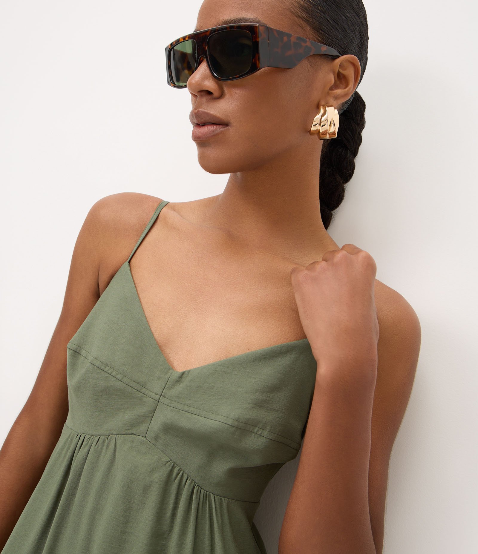 Vestido Midi Evasê em Viscose com Decote Coração Verde Escuro 3